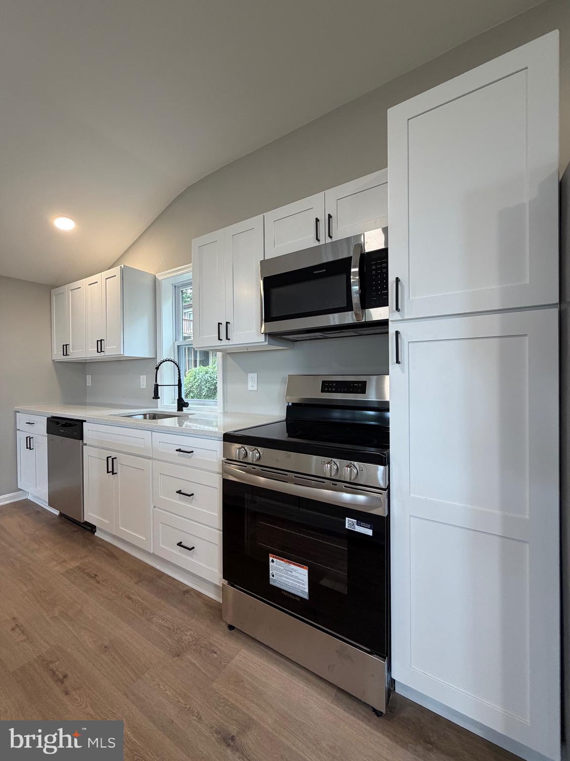 LONG BEACH - Residential