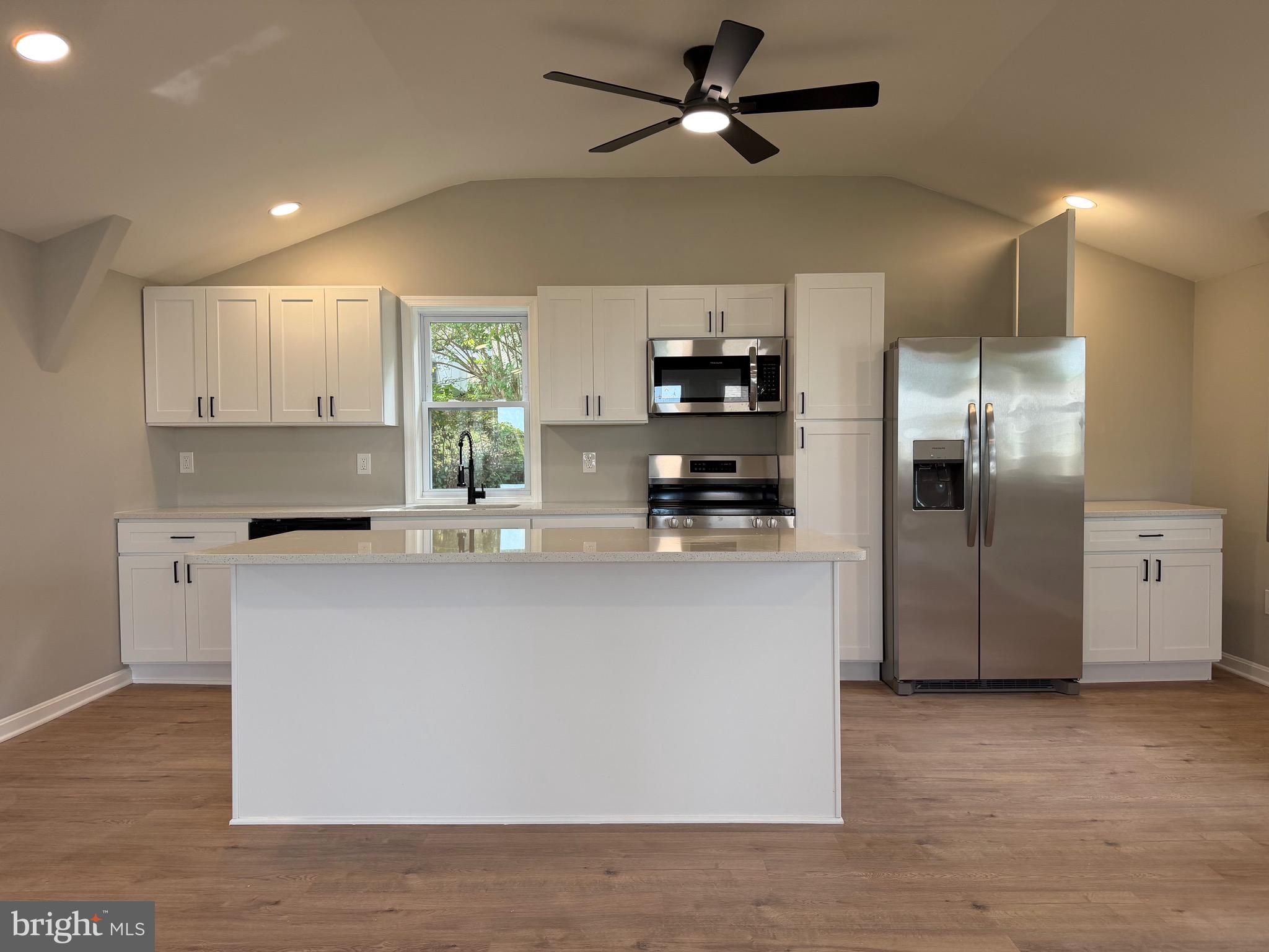 LONG BEACH - Residential