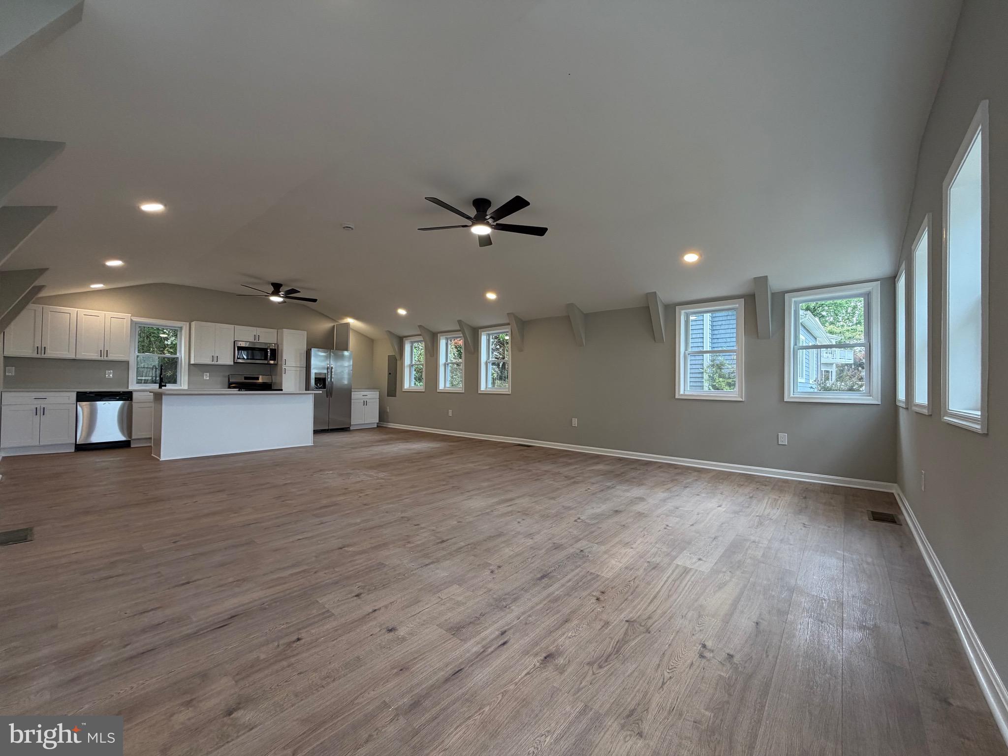 LONG BEACH - Residential
