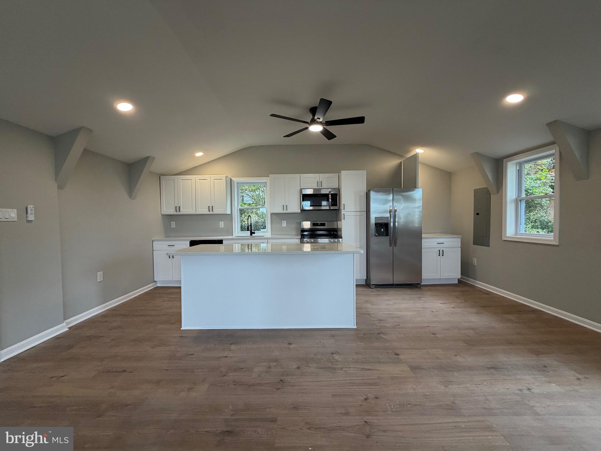 LONG BEACH - Residential