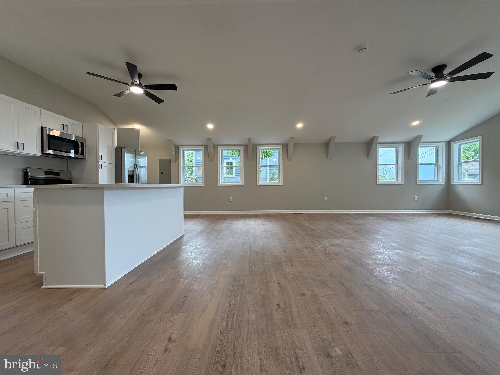 LONG BEACH - Residential