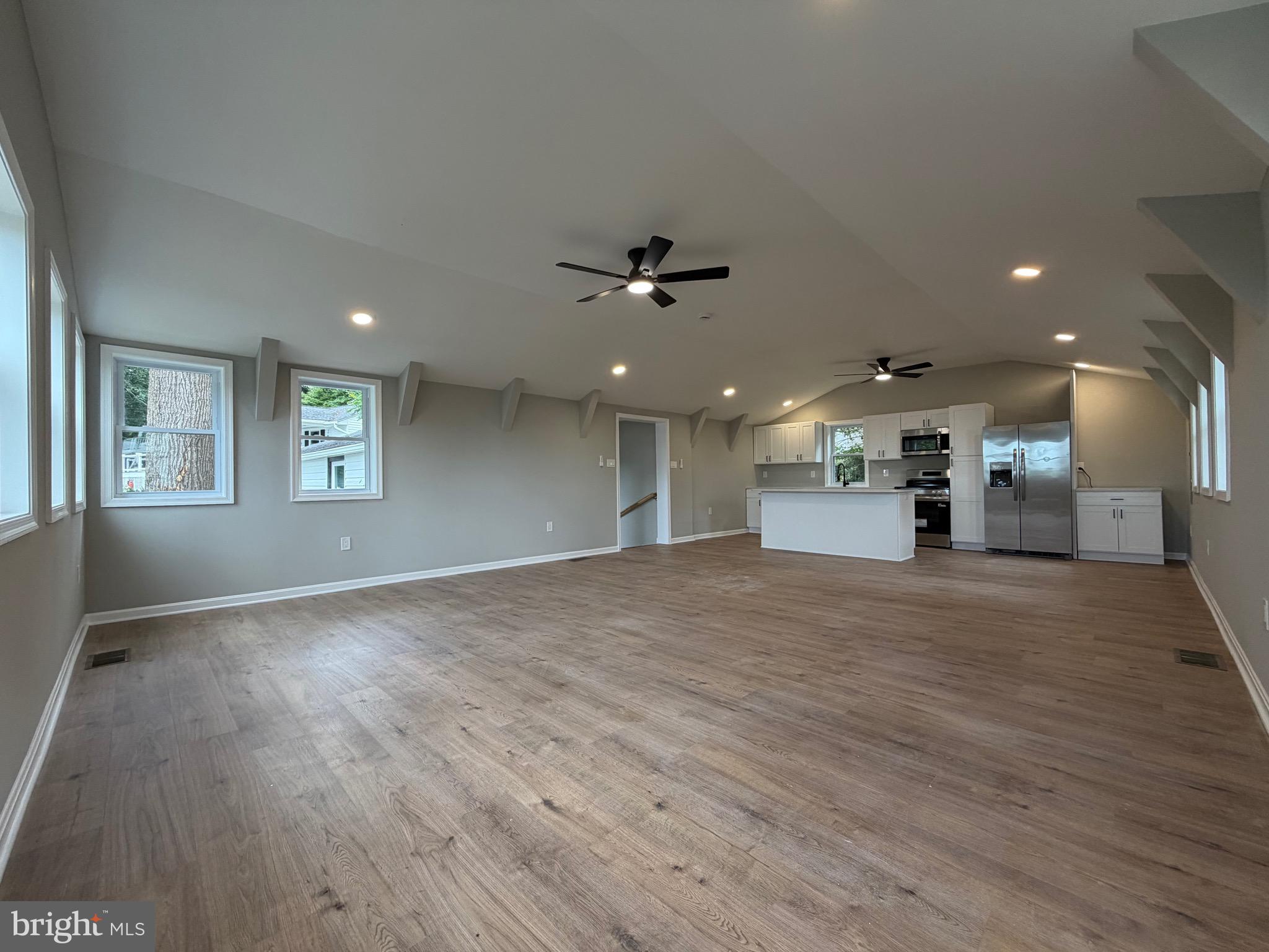 LONG BEACH - Residential