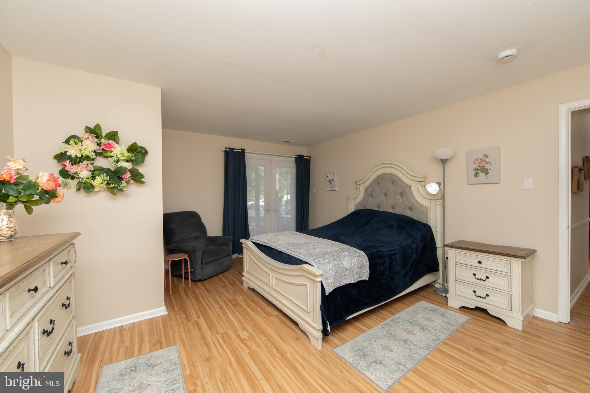 CRESTWOOD CONDO - Residential