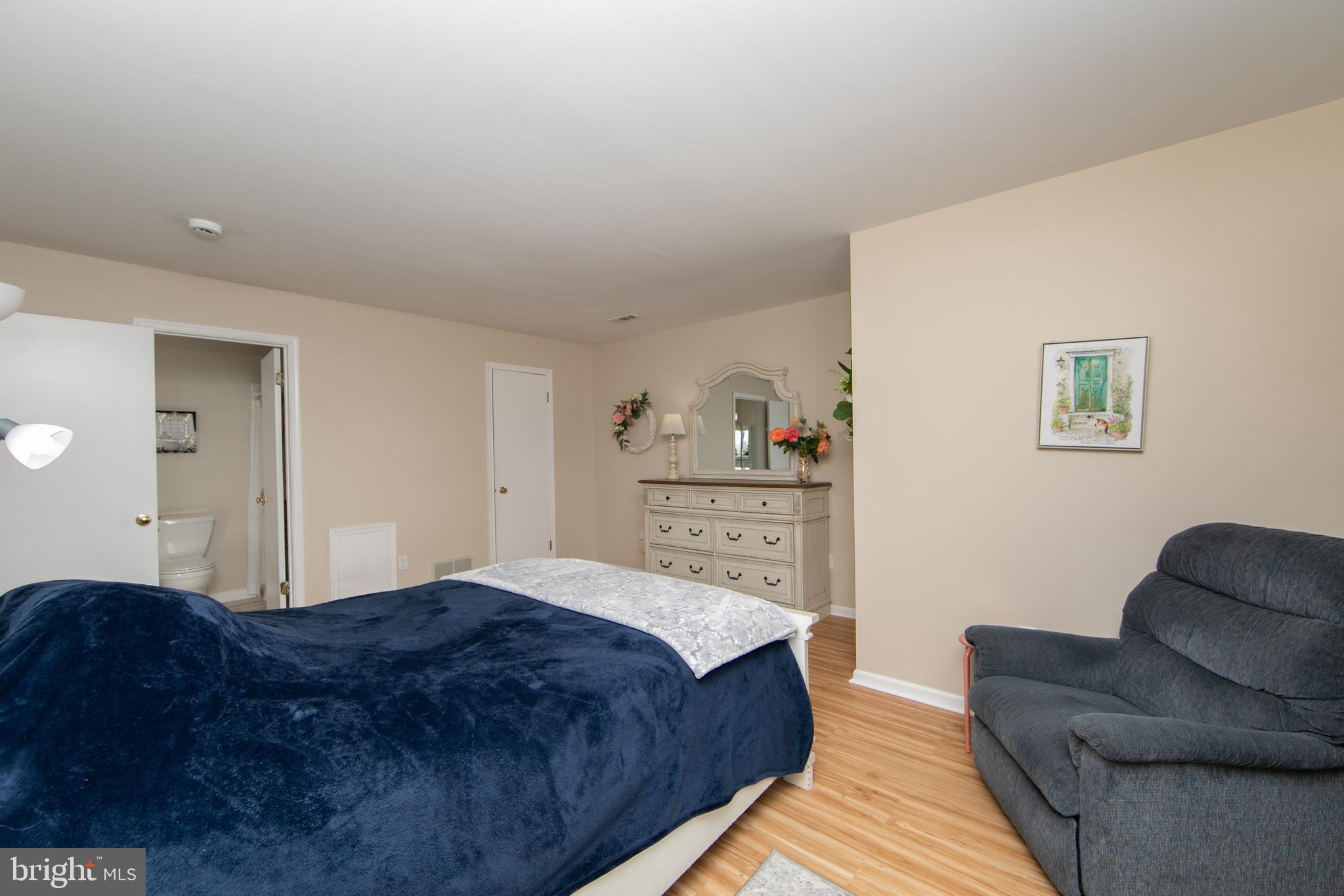 CRESTWOOD CONDO - Residential