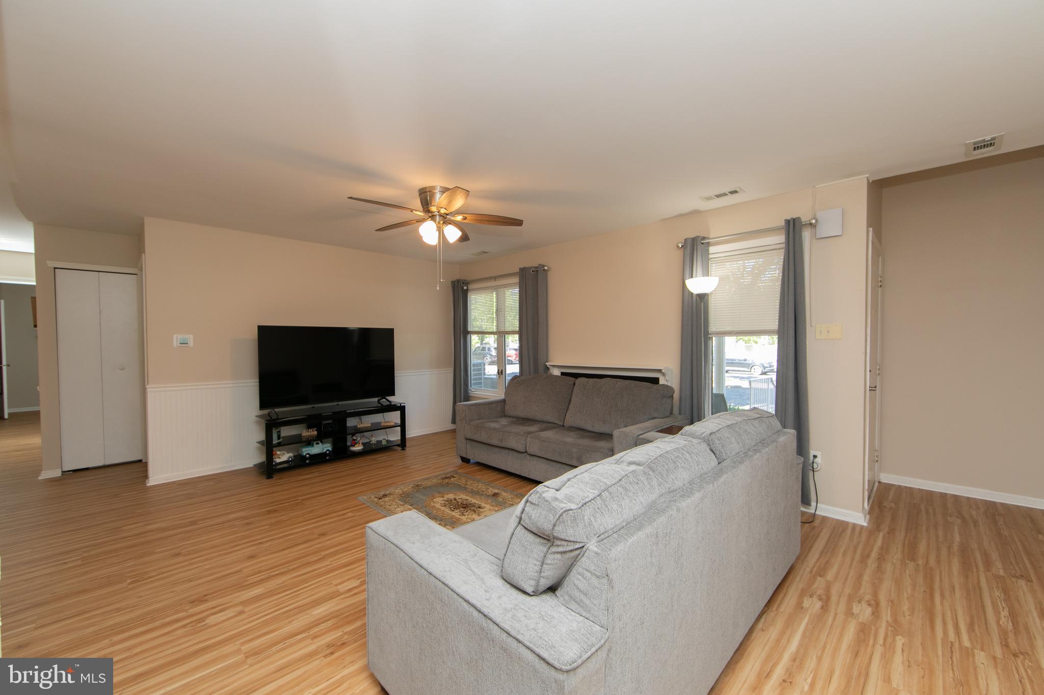 CRESTWOOD CONDO - Residential