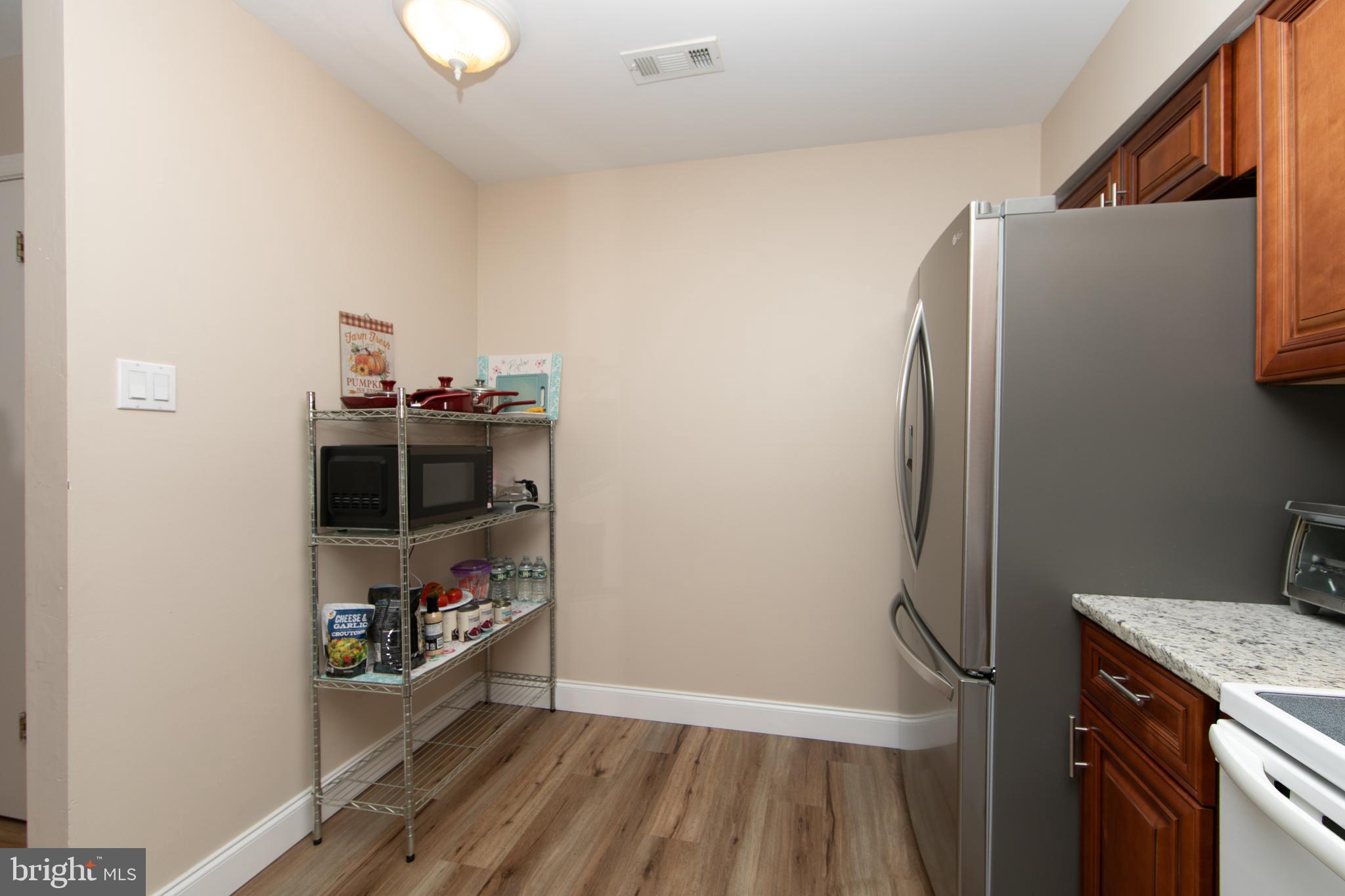 CRESTWOOD CONDO - Residential