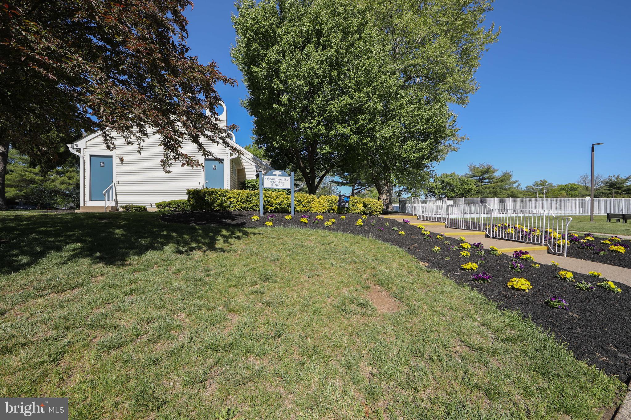 CRESTWOOD CONDO - Residential