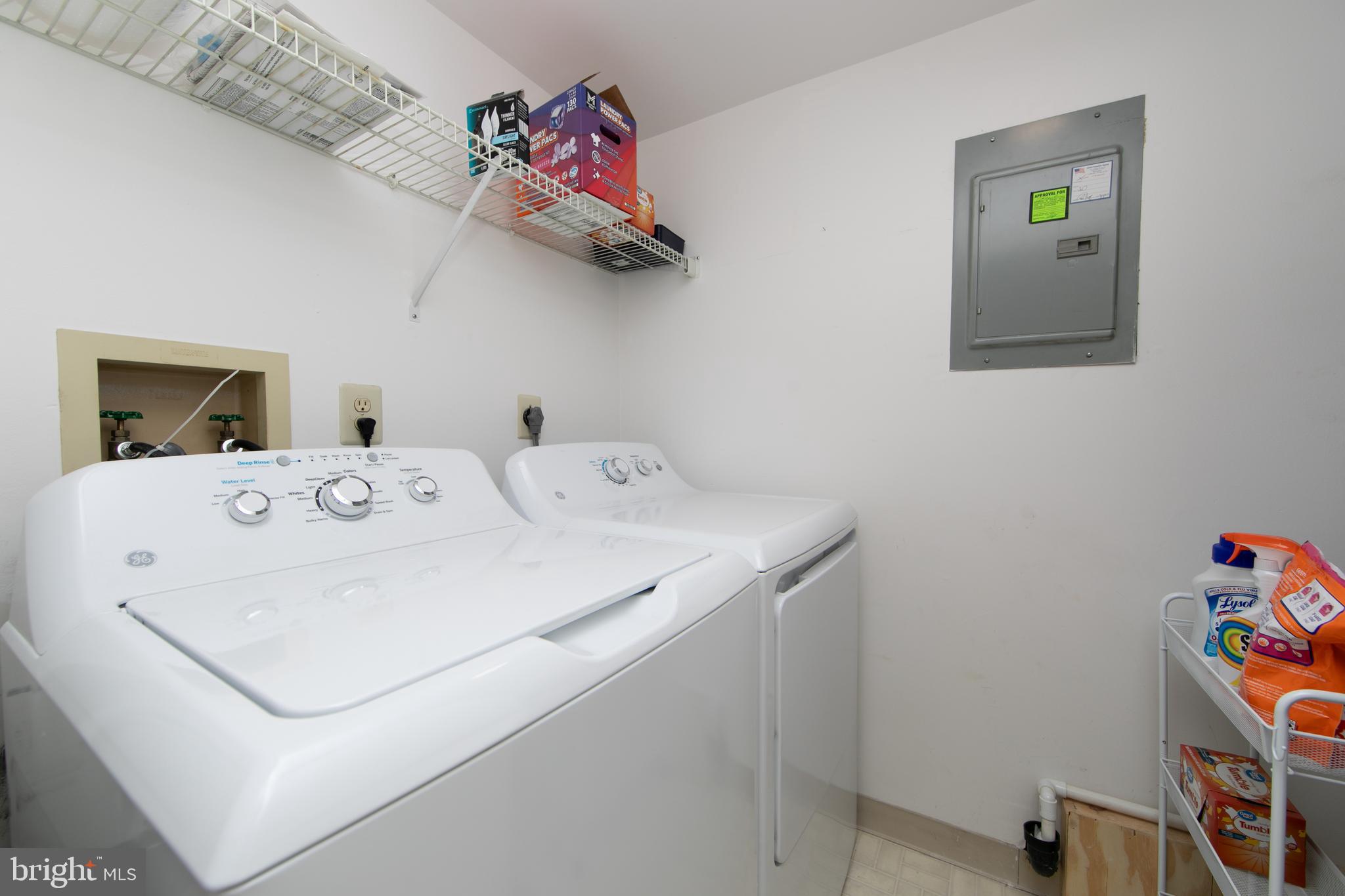 CRESTWOOD CONDO - Residential