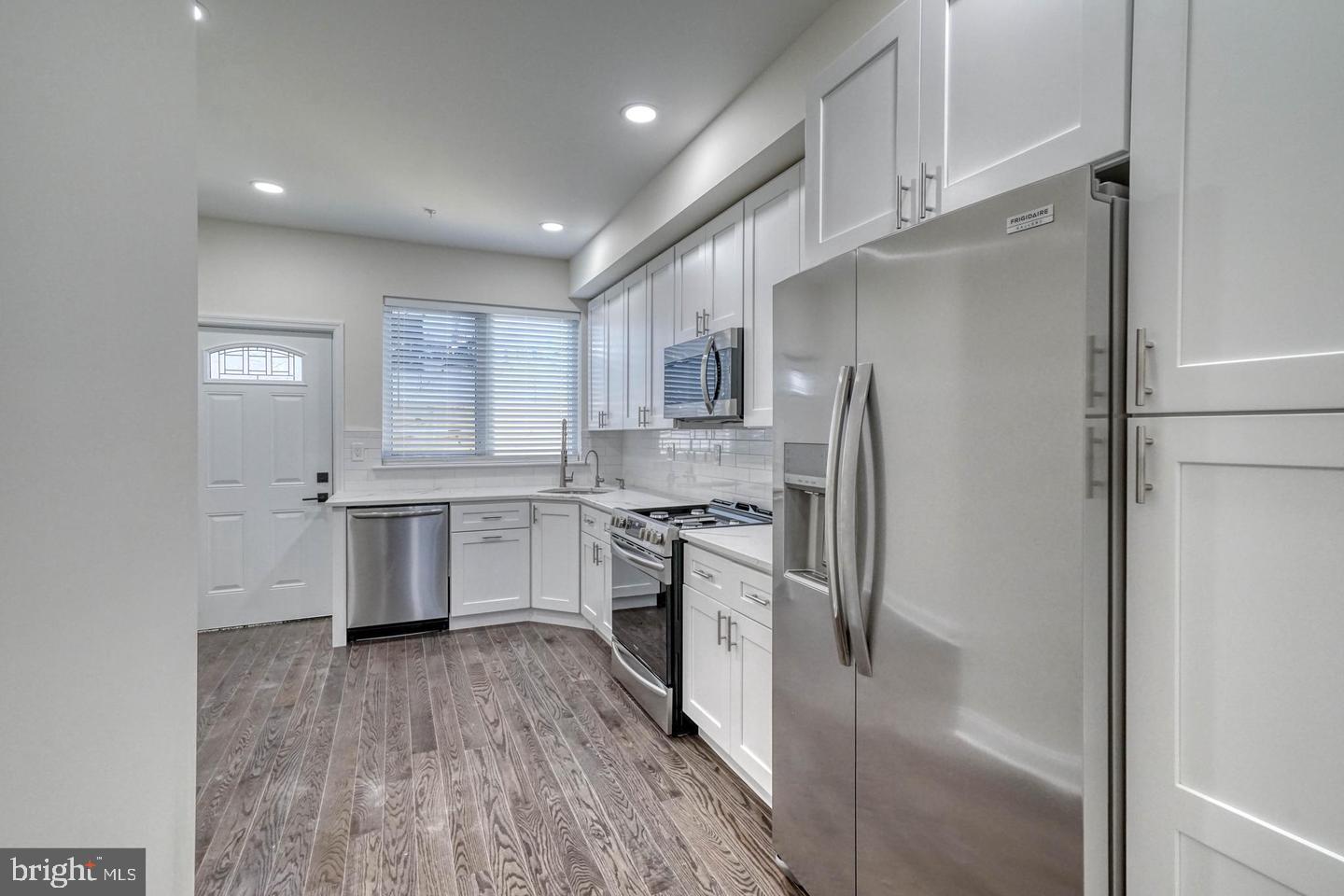 PASSYUNK SQUARE - Residential