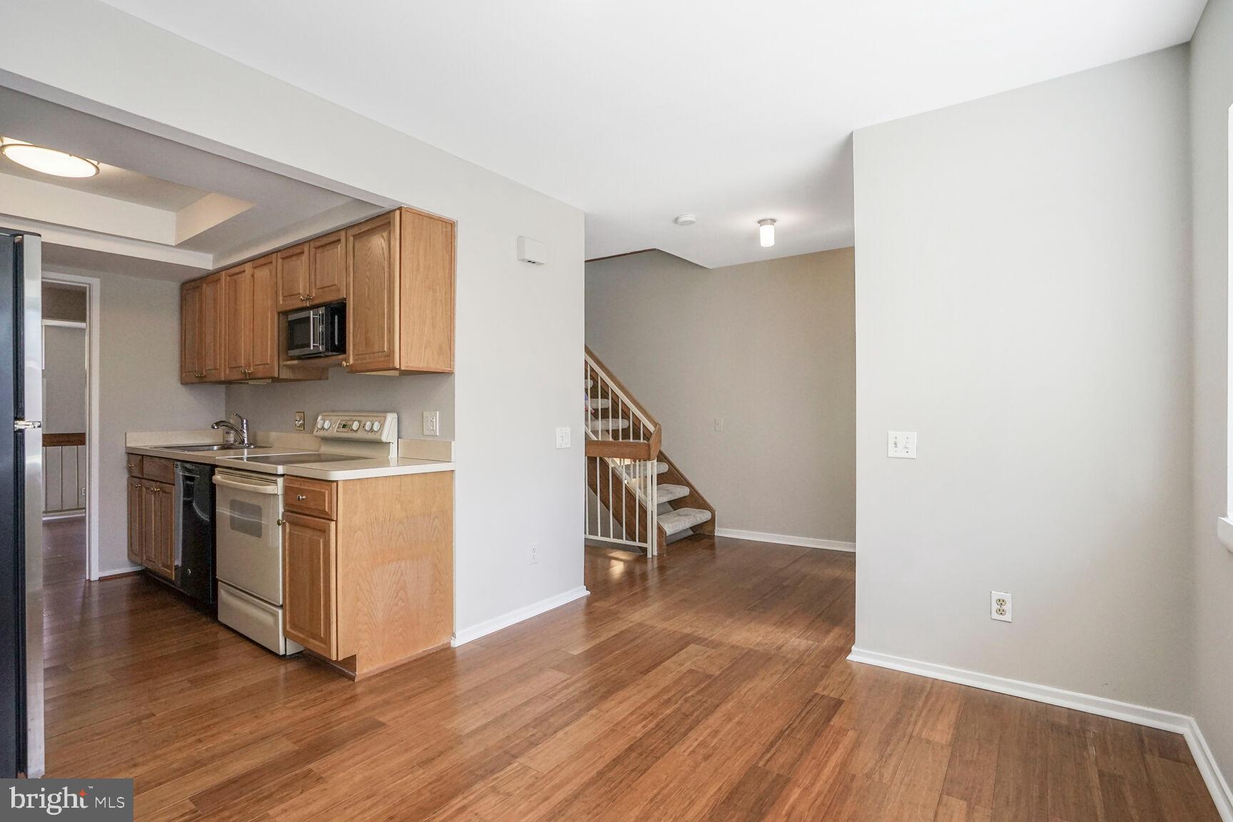 RESTON - Residential