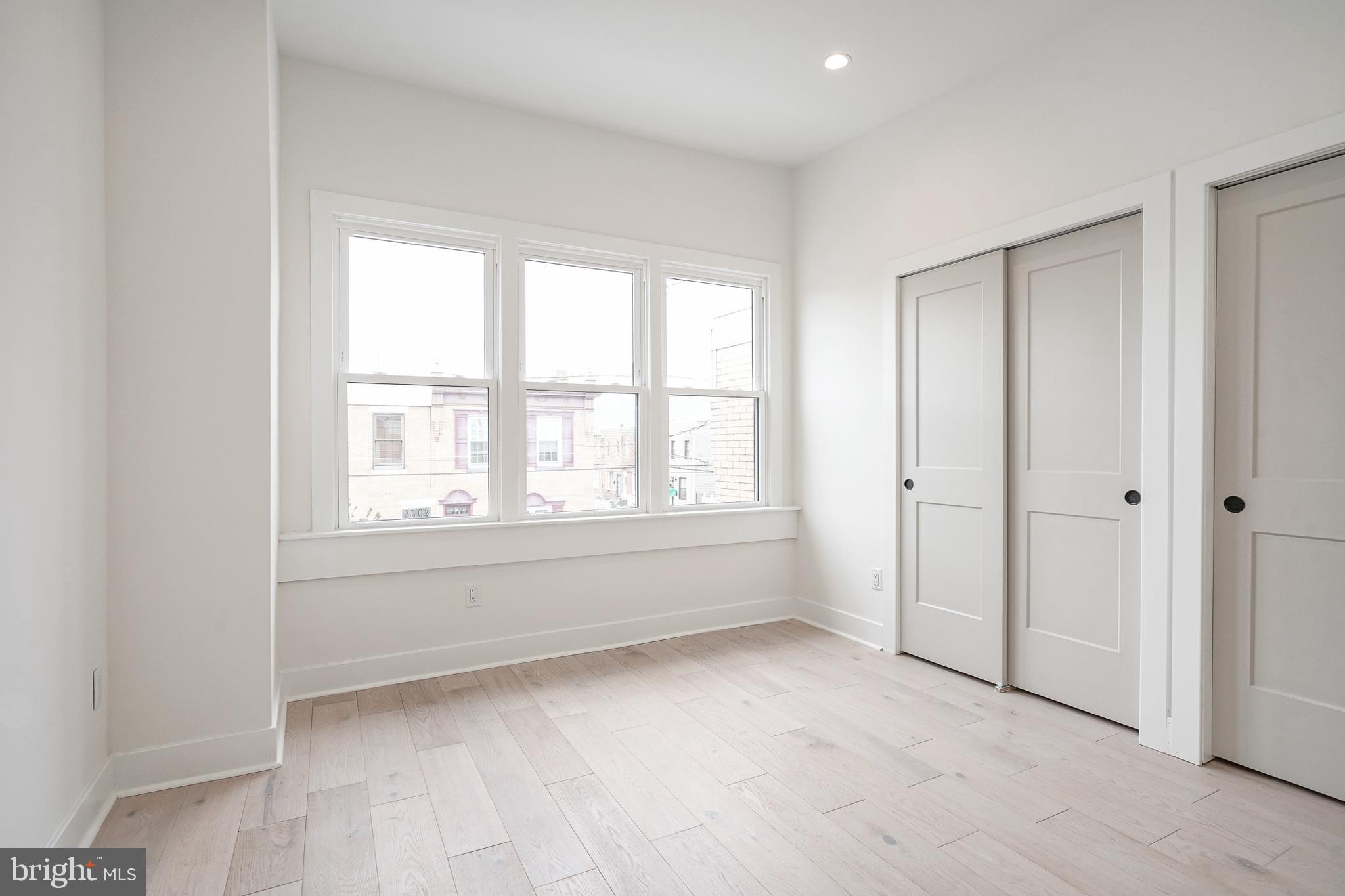 PORT RICHMOND - Residential