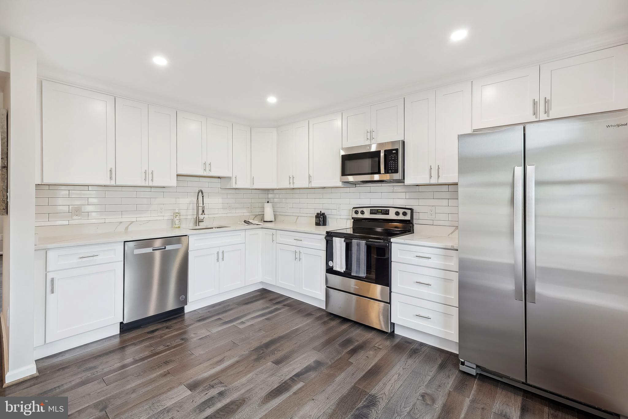 GUNNERS LAKE VILLAGE - Residential
