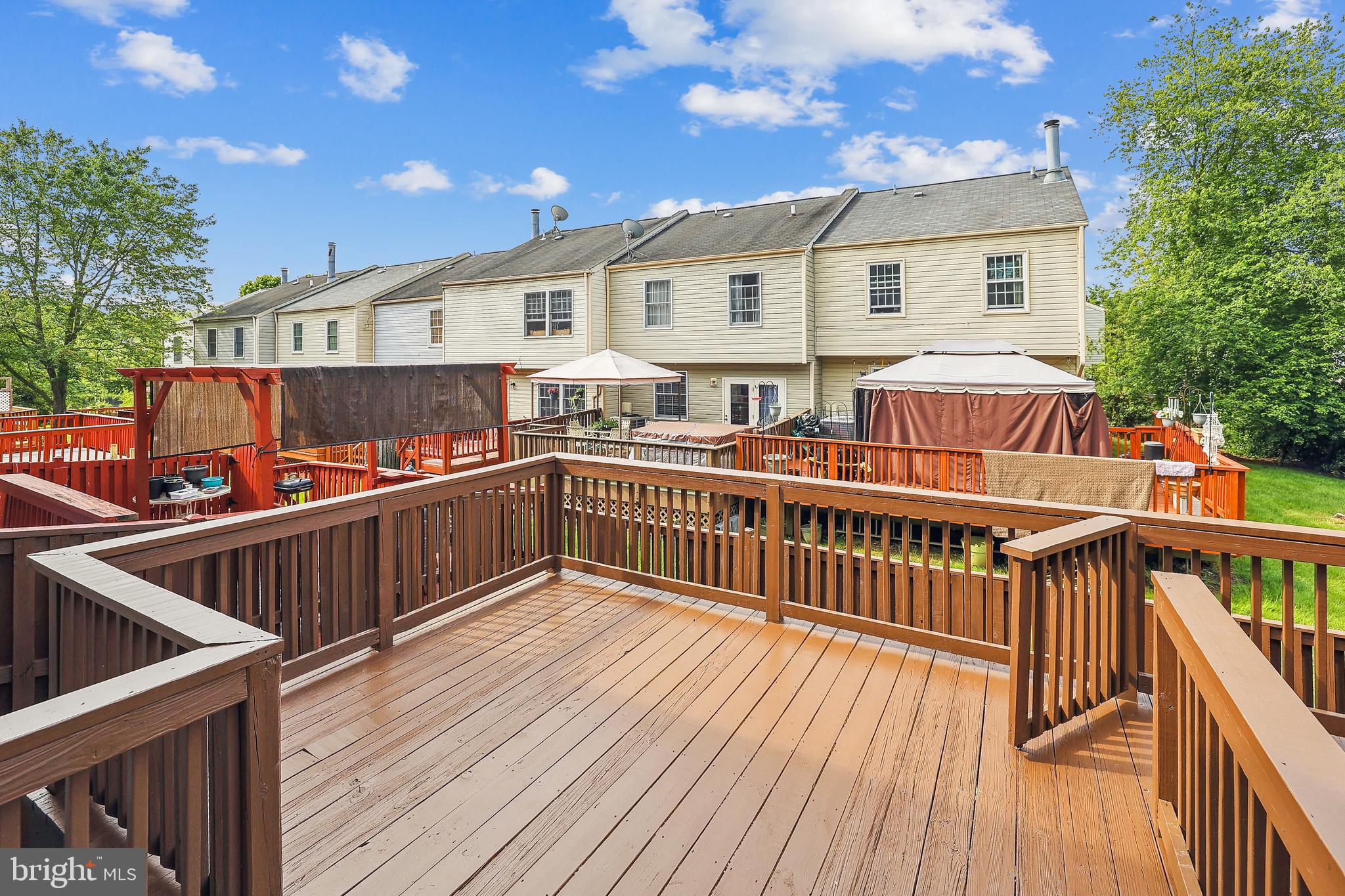 GUNNERS LAKE VILLAGE - Residential