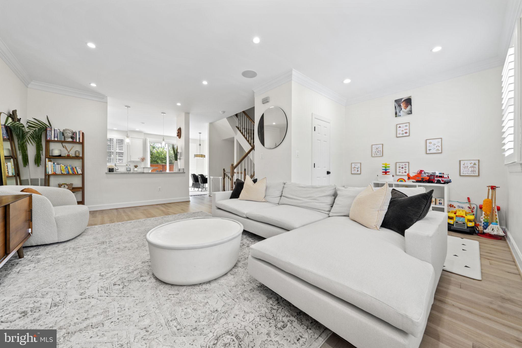 ARLINGTON HEIGHTS - Residential Lease