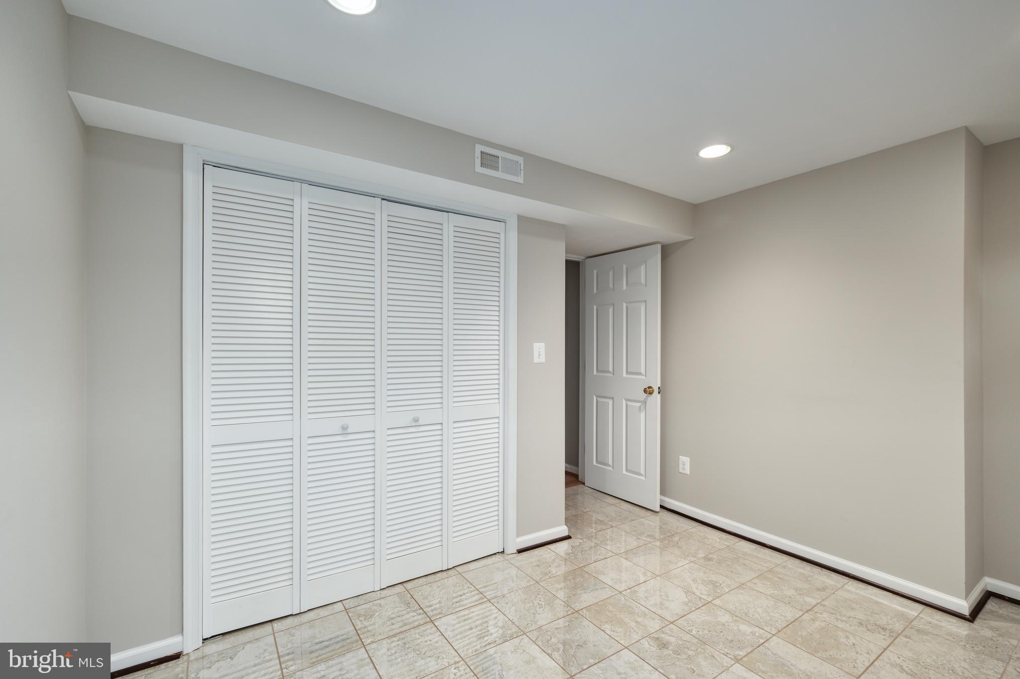 BURKE CENTRE CONSERVANCY - Residential Lease