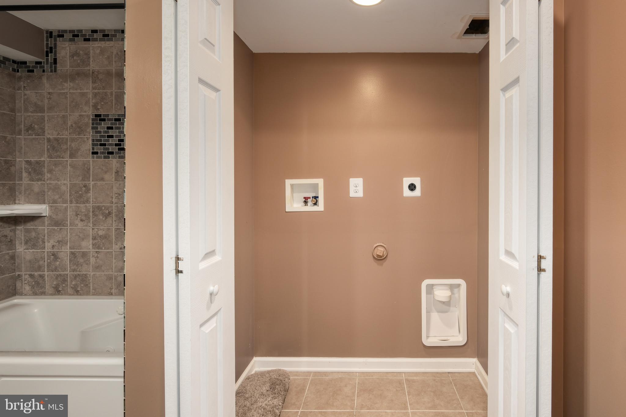 BURKE CENTRE CONSERVANCY - Residential Lease