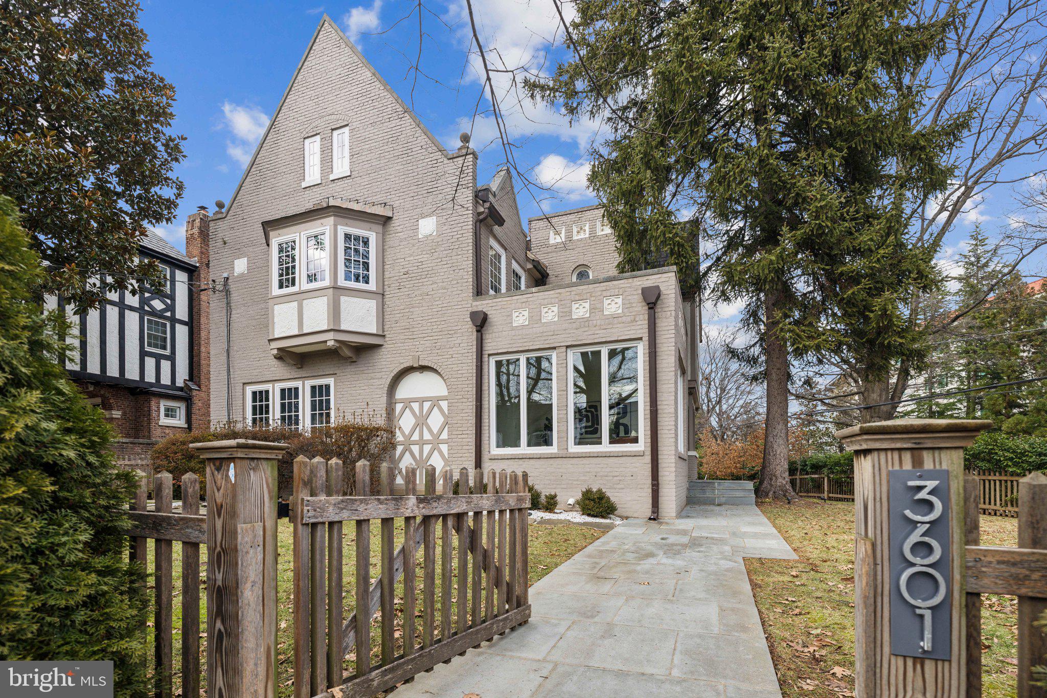 NORTH CLEVELAND PARK - Residential