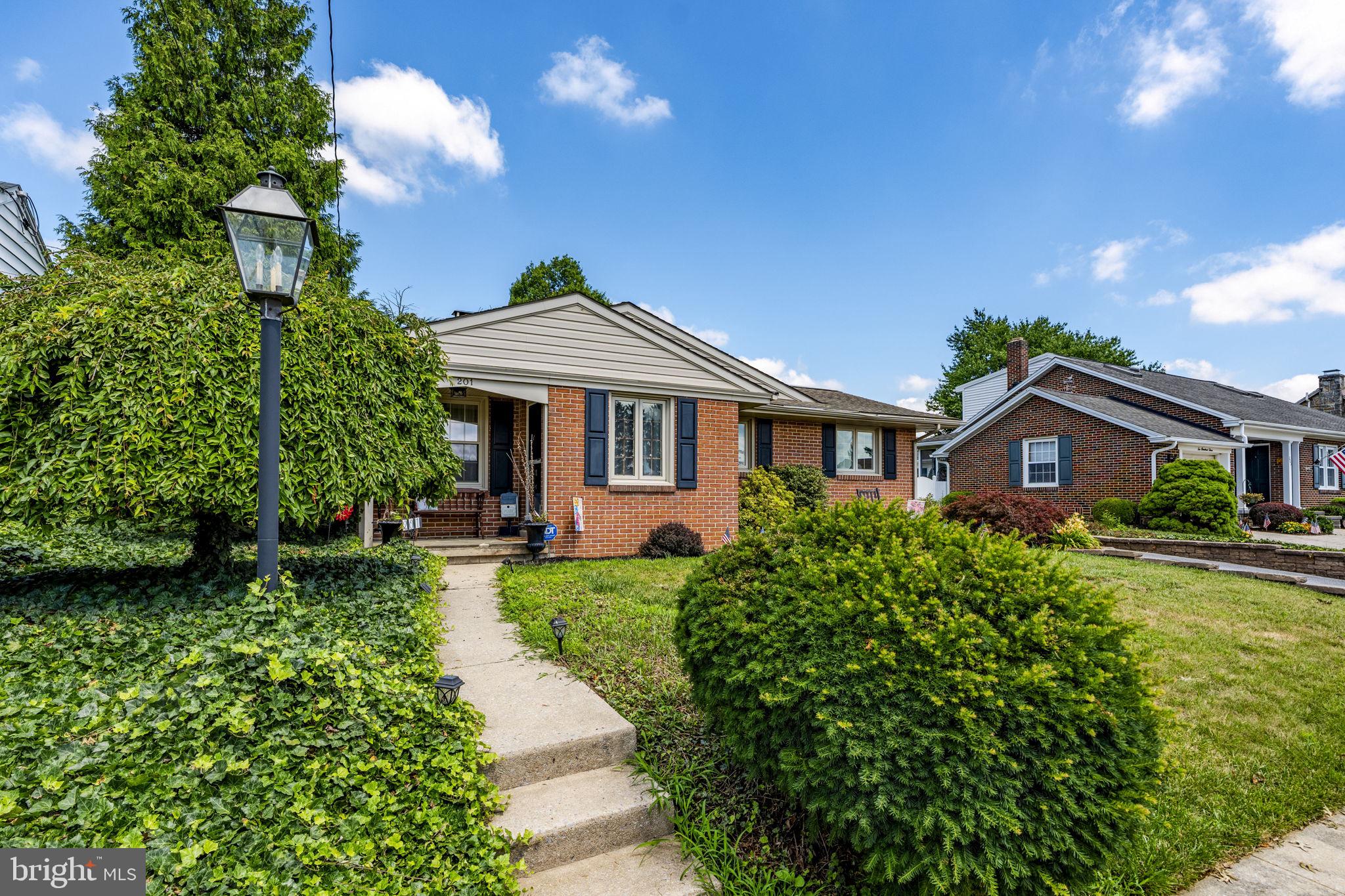 NEW HOLLAND BOROUGH - Residential