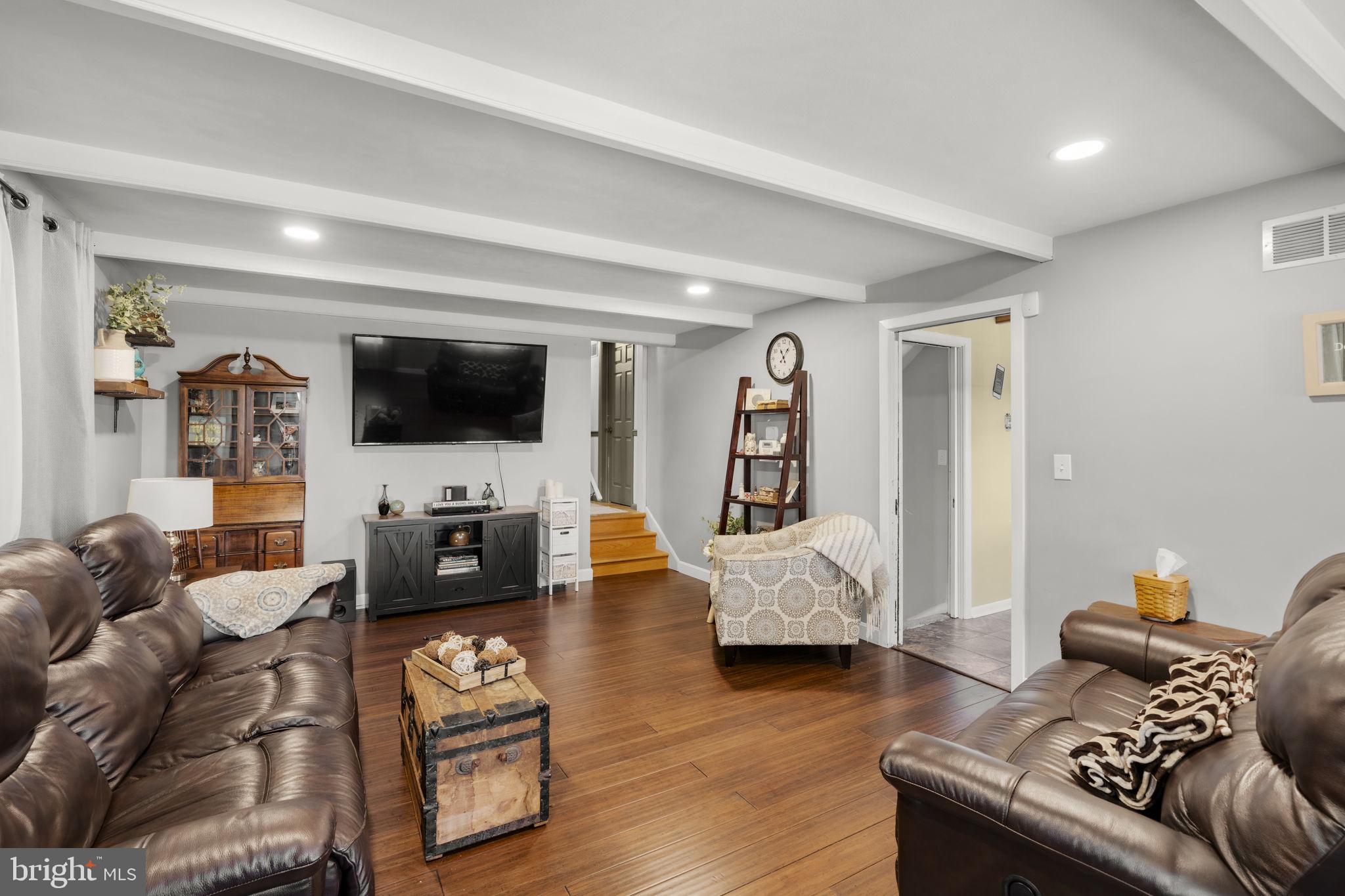 NEW HOLLAND BOROUGH - Residential