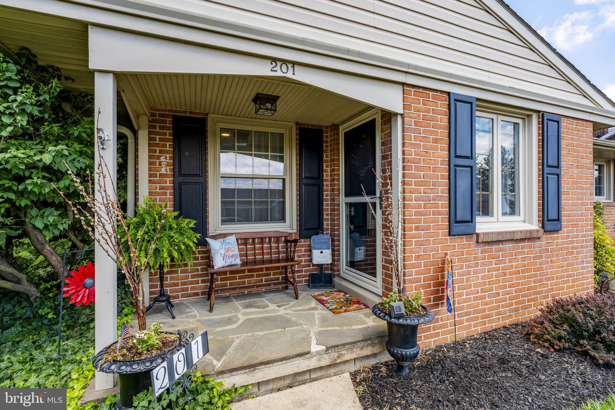 NEW HOLLAND BOROUGH - Residential