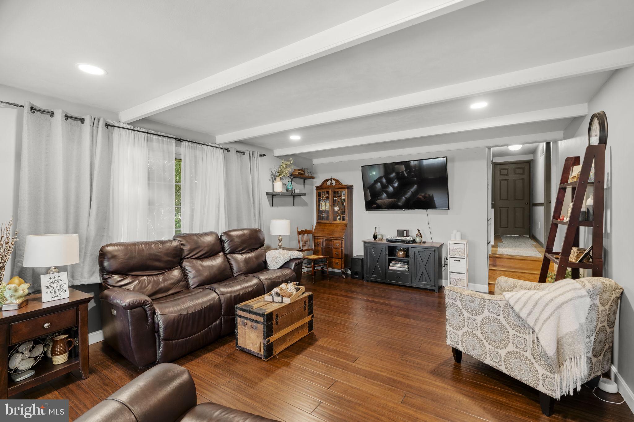 NEW HOLLAND BOROUGH - Residential