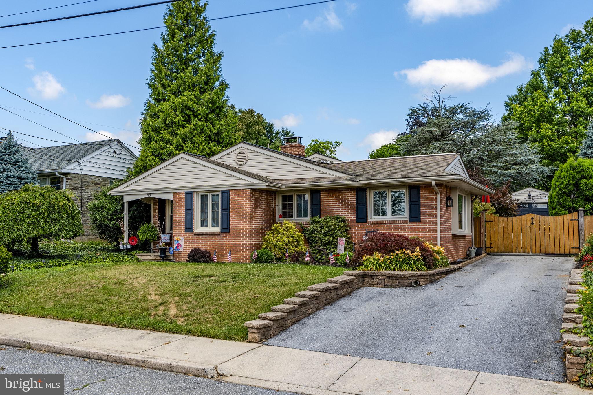 NEW HOLLAND BOROUGH - Residential