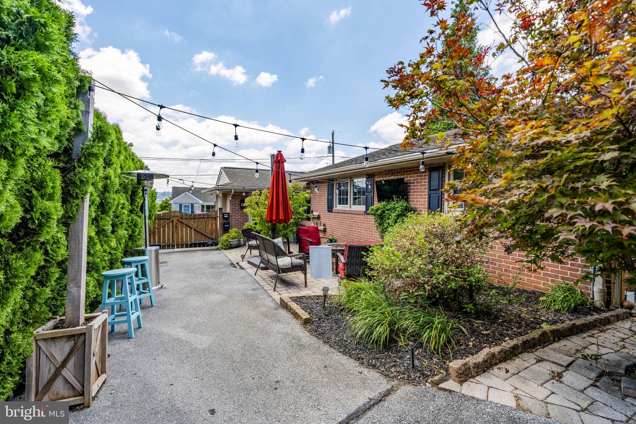 NEW HOLLAND BOROUGH - Residential