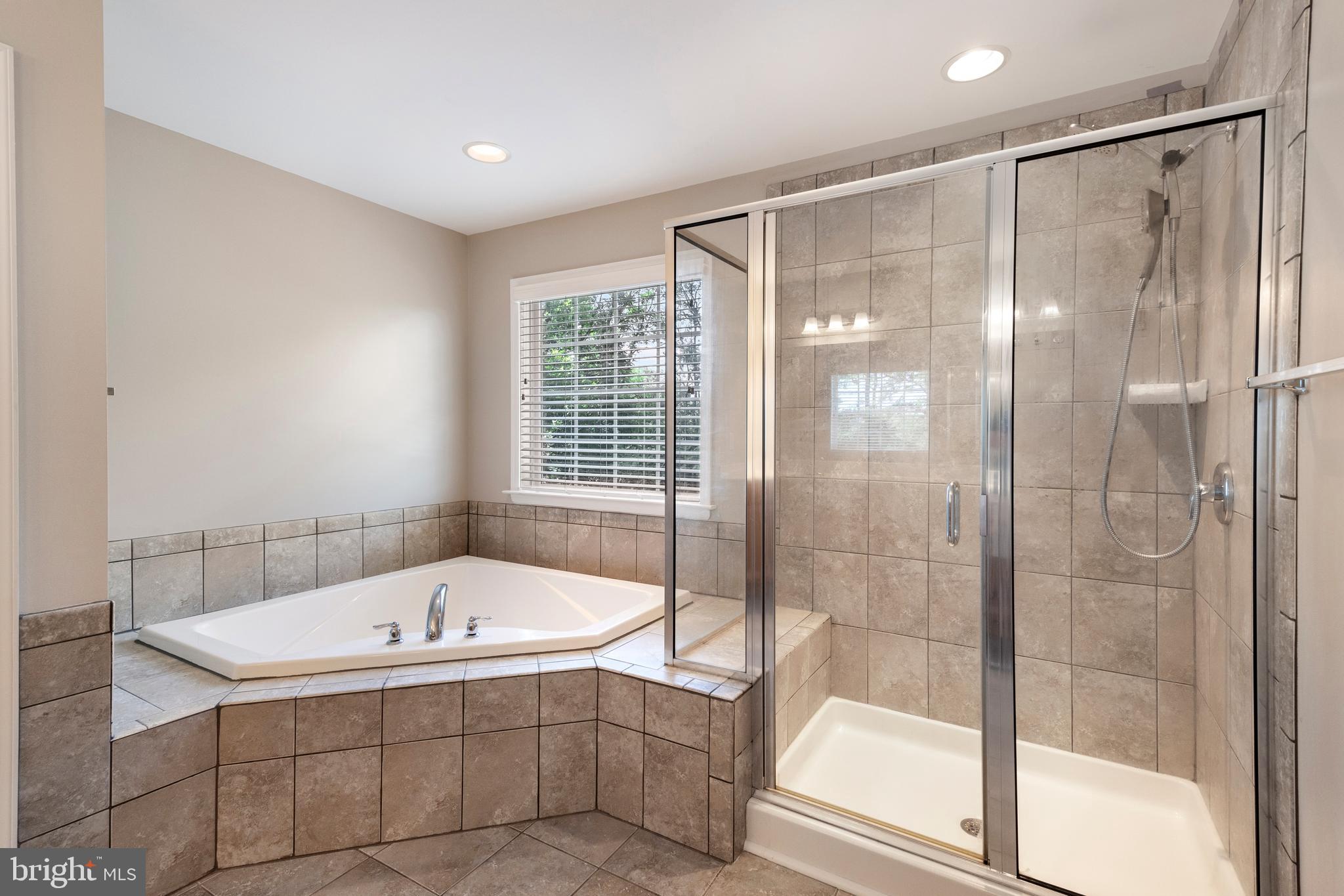 BROOKFIELD - Residential