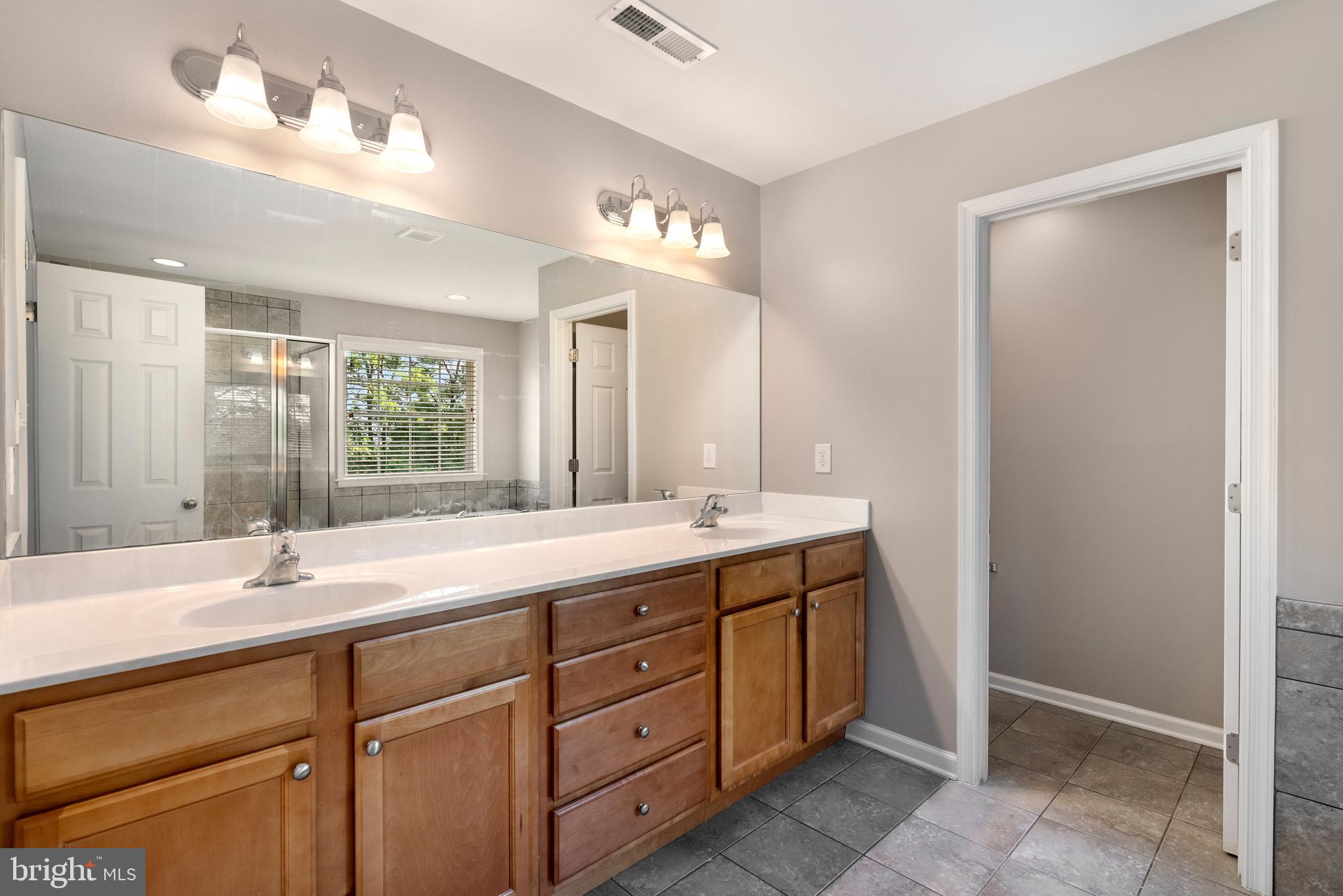 BROOKFIELD - Residential