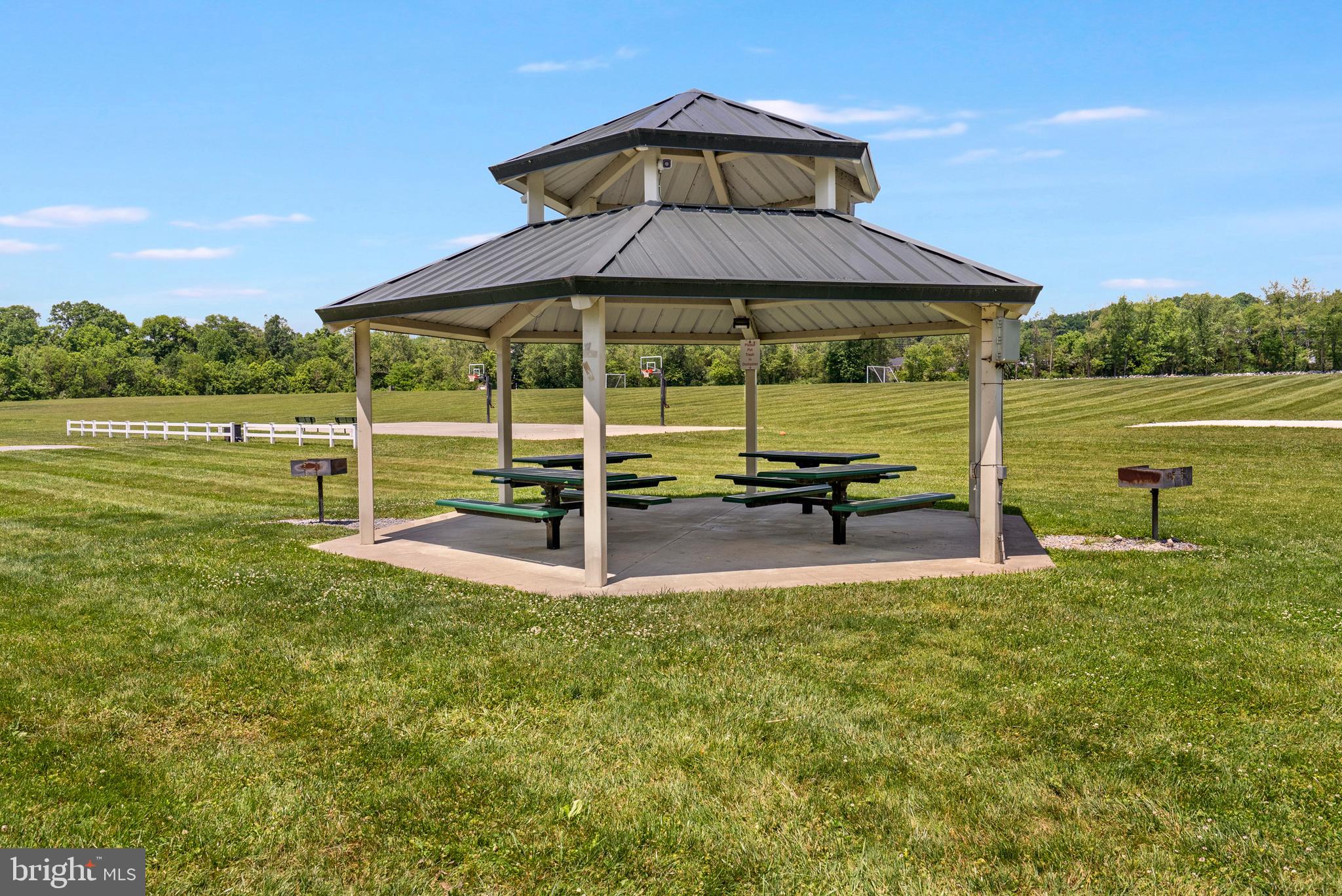 BROOKFIELD - Residential