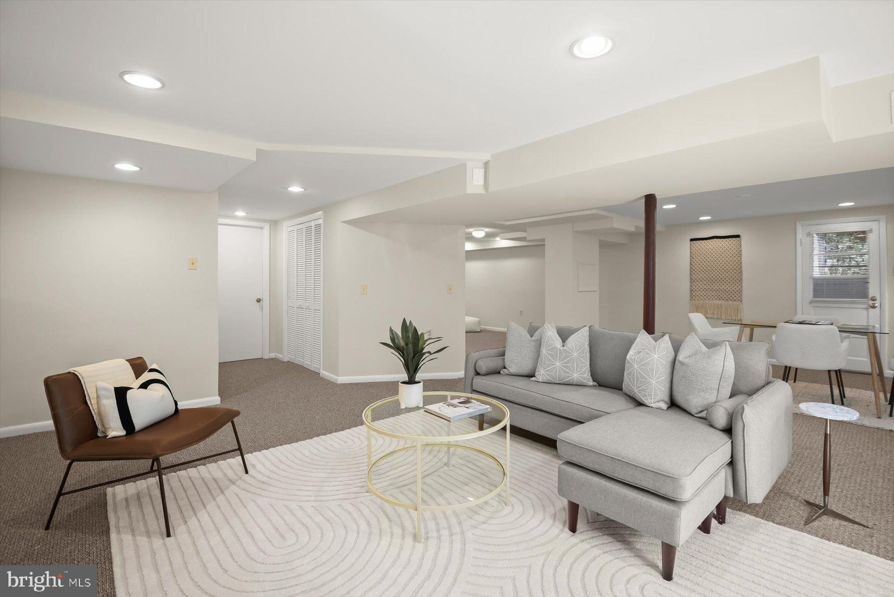BERKSHIRE OAKWOOD - Residential