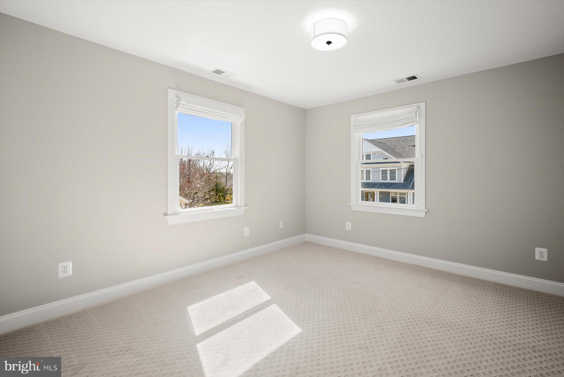 BERKSHIRE OAKWOOD - Residential