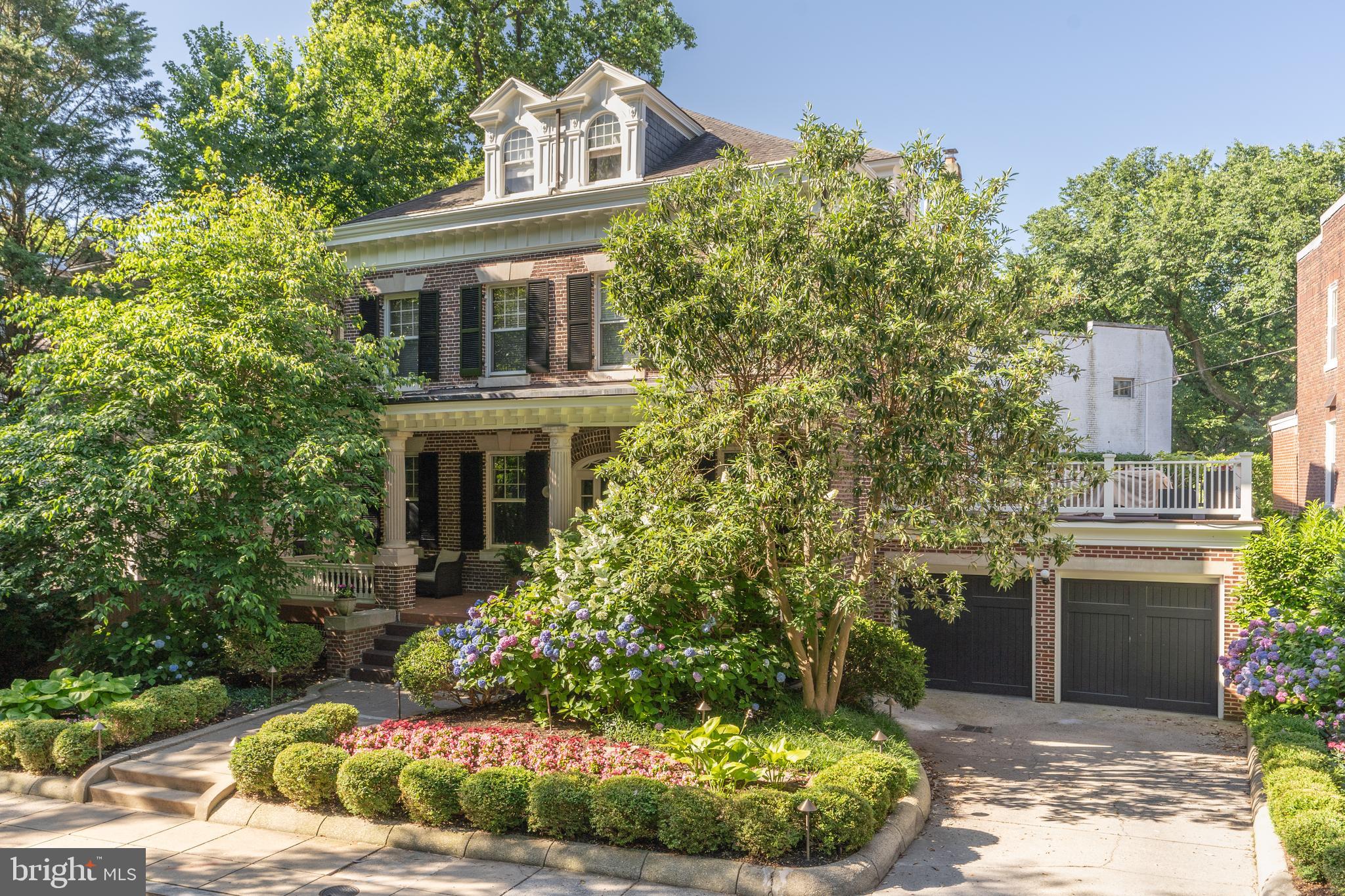 WOODLEY PARK - Residential