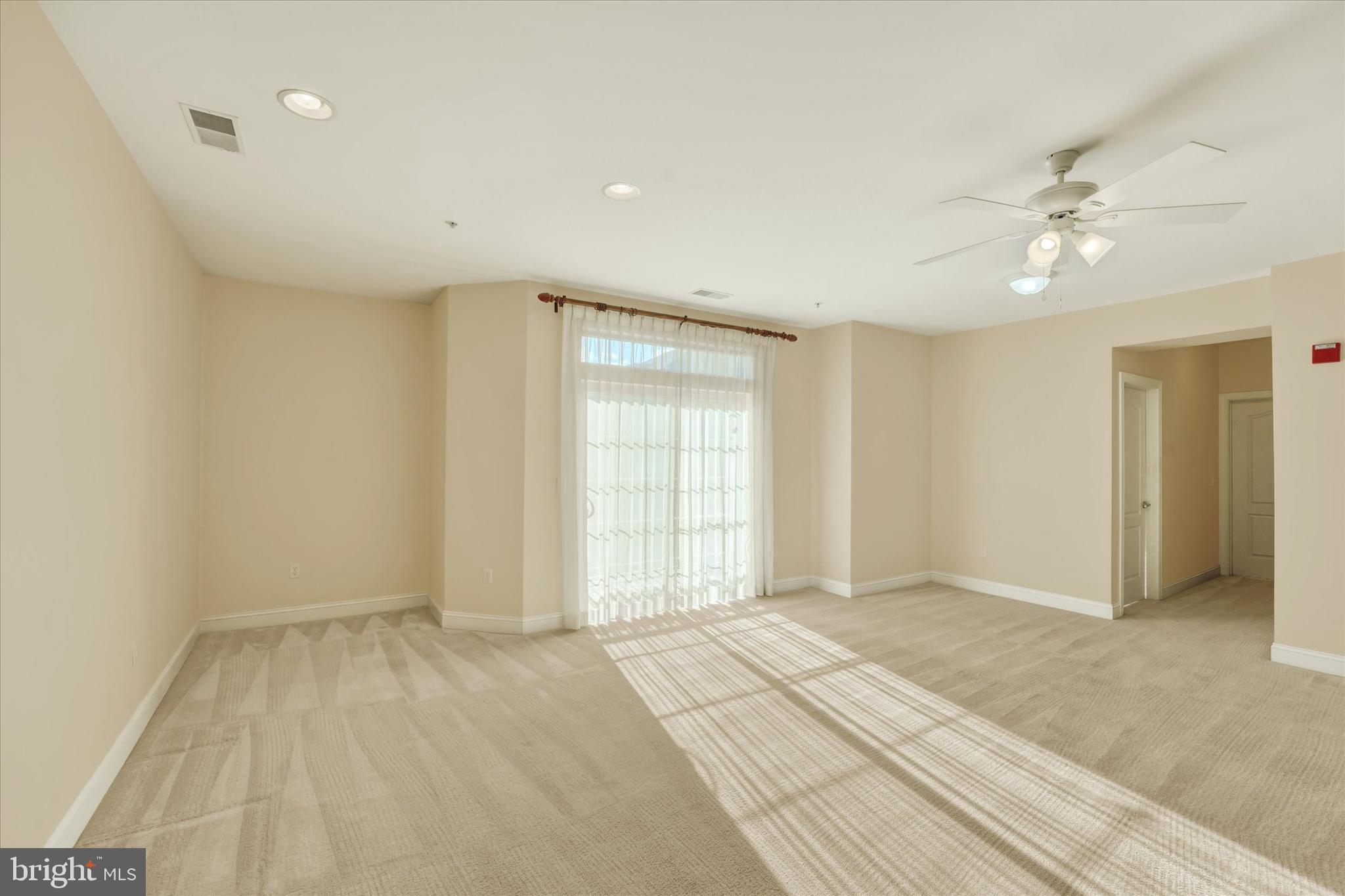 VILLAGE OF FOUNTAINVIEW - Residential