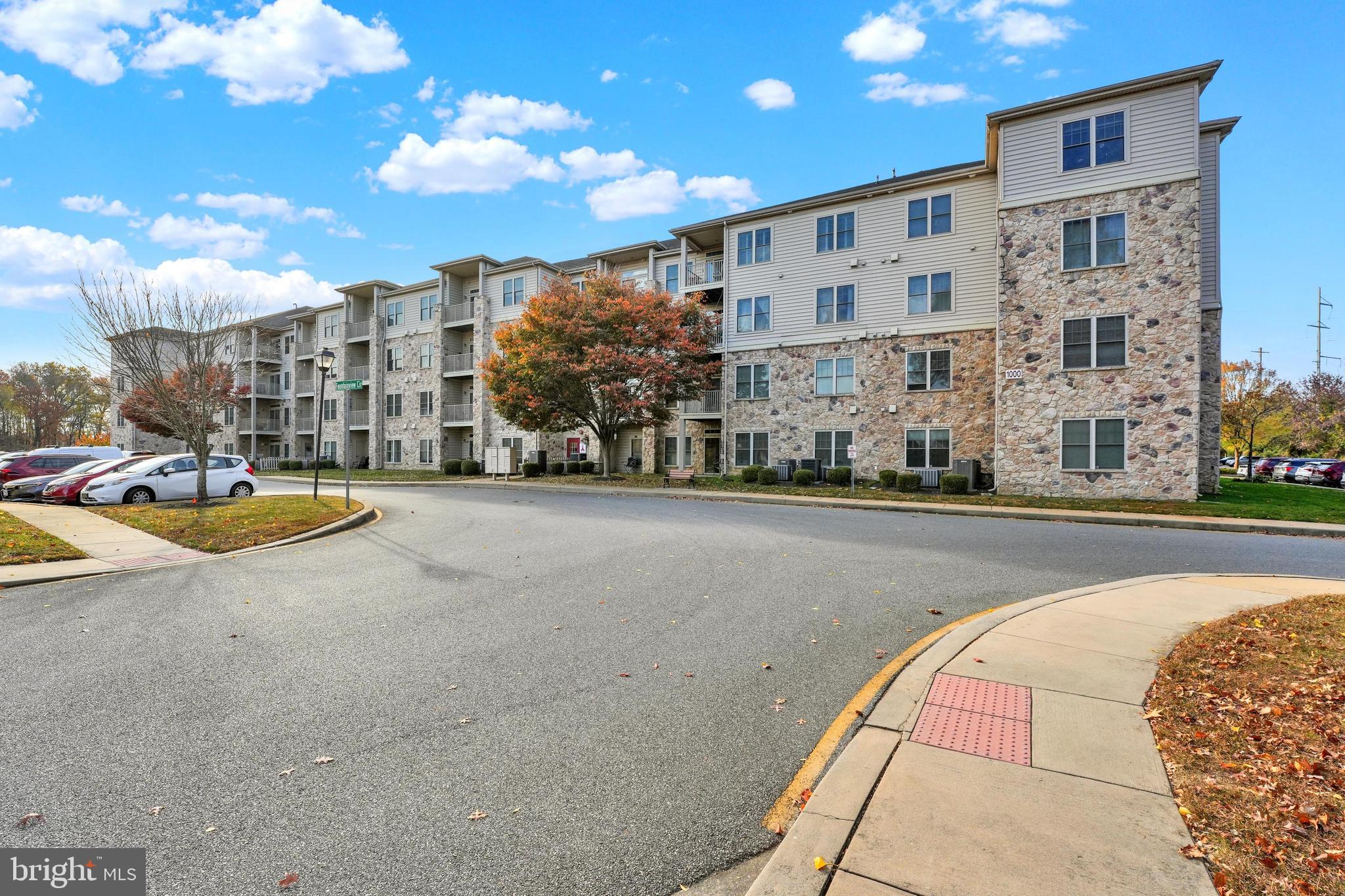 VILLAGE OF FOUNTAINVIEW - Residential