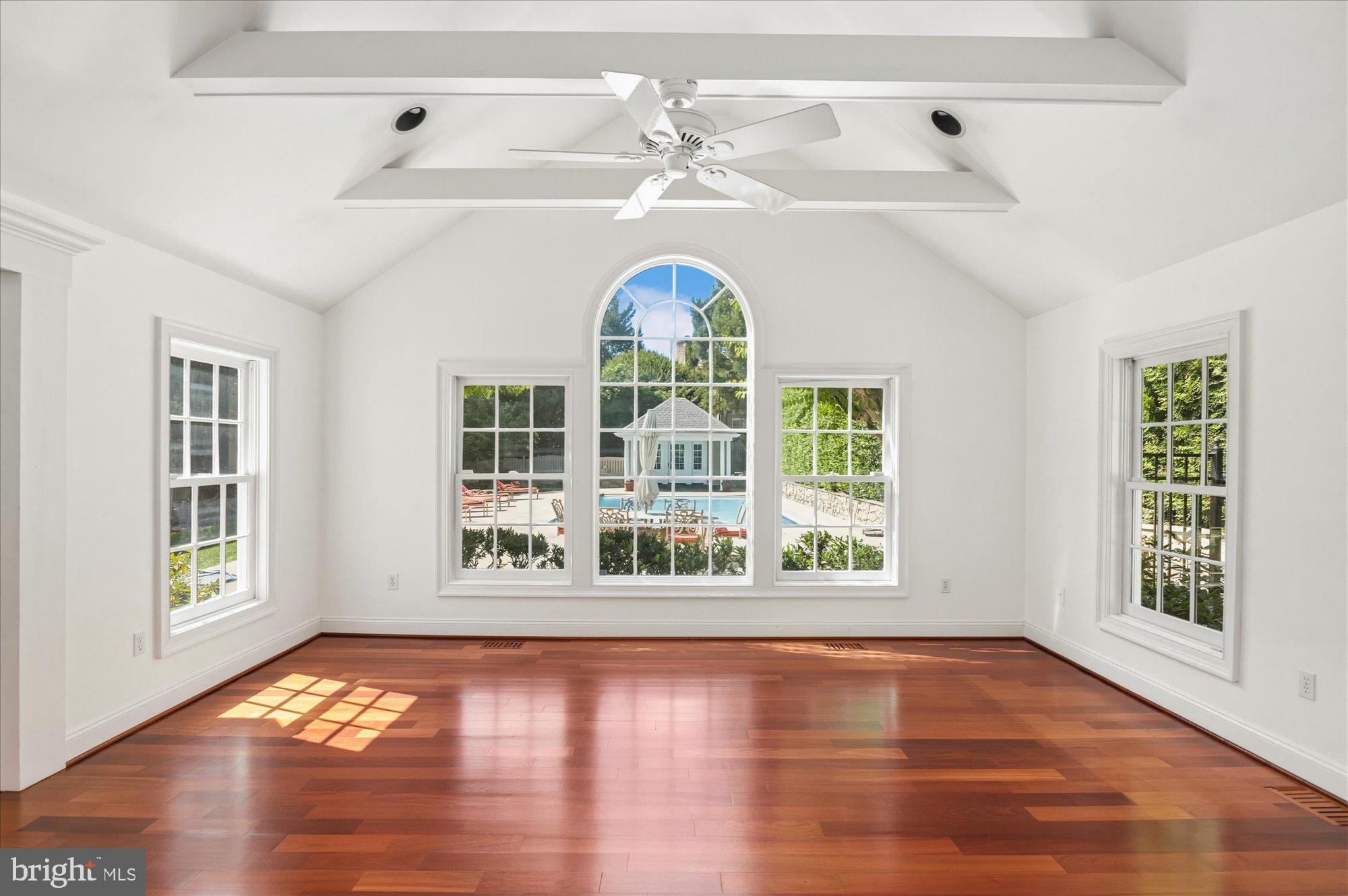 MCAULEY PARK - Residential