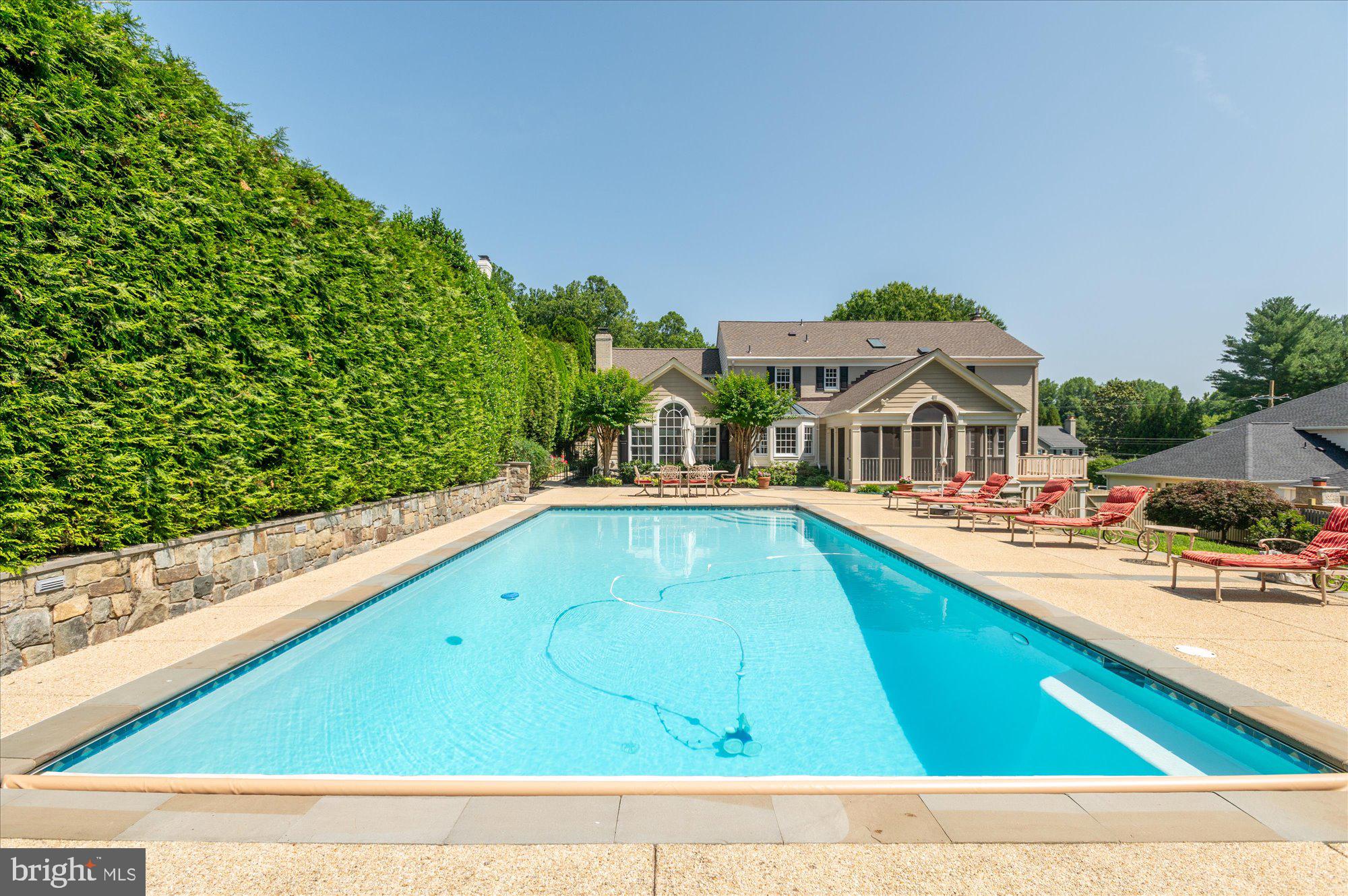 MCAULEY PARK - Residential