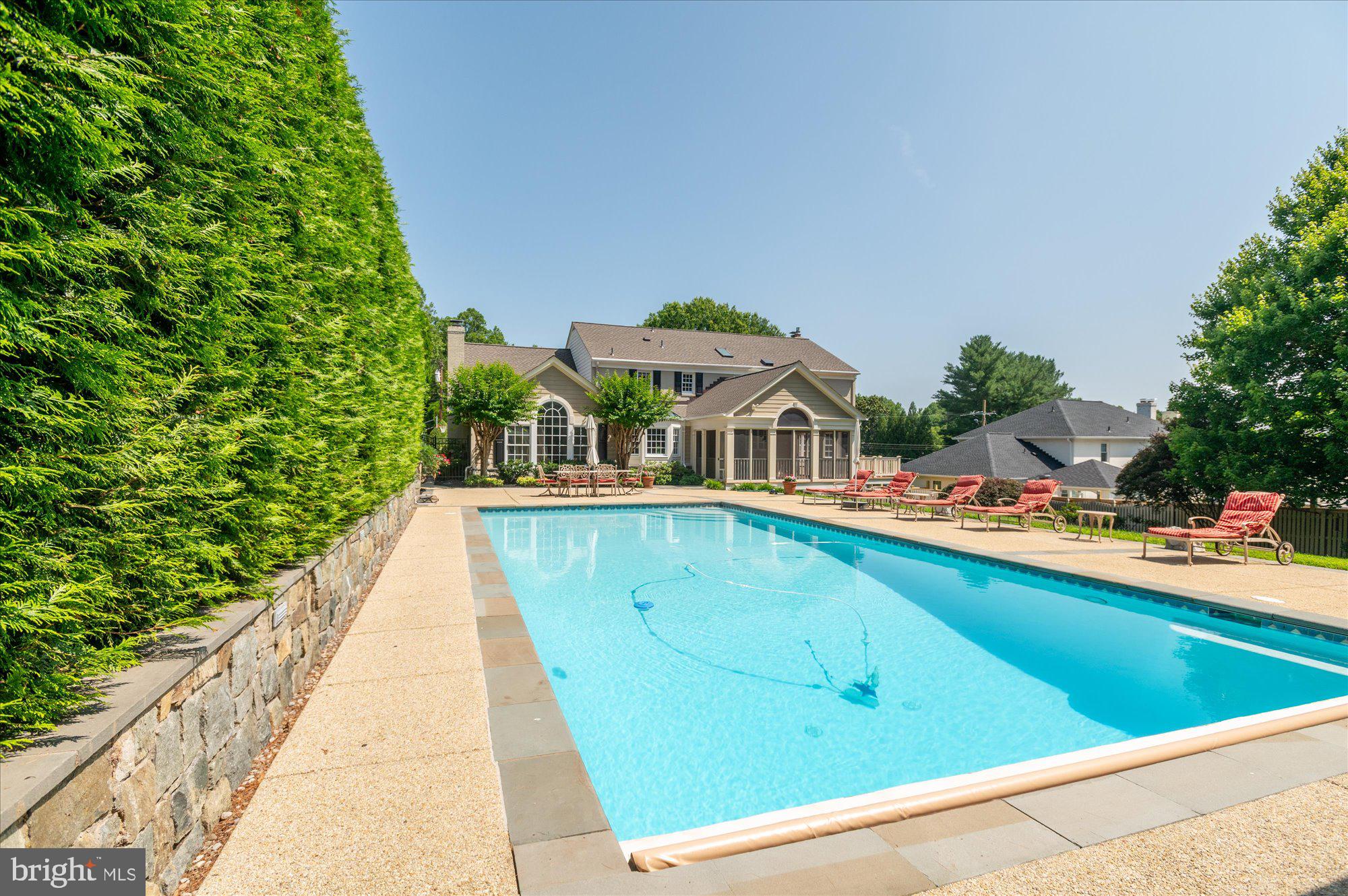 MCAULEY PARK - Residential