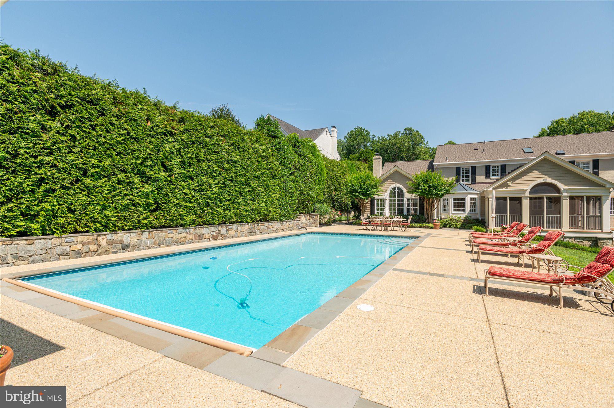 MCAULEY PARK - Residential