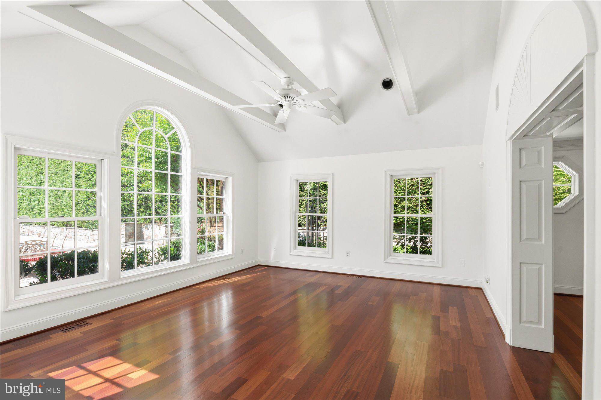 MCAULEY PARK - Residential