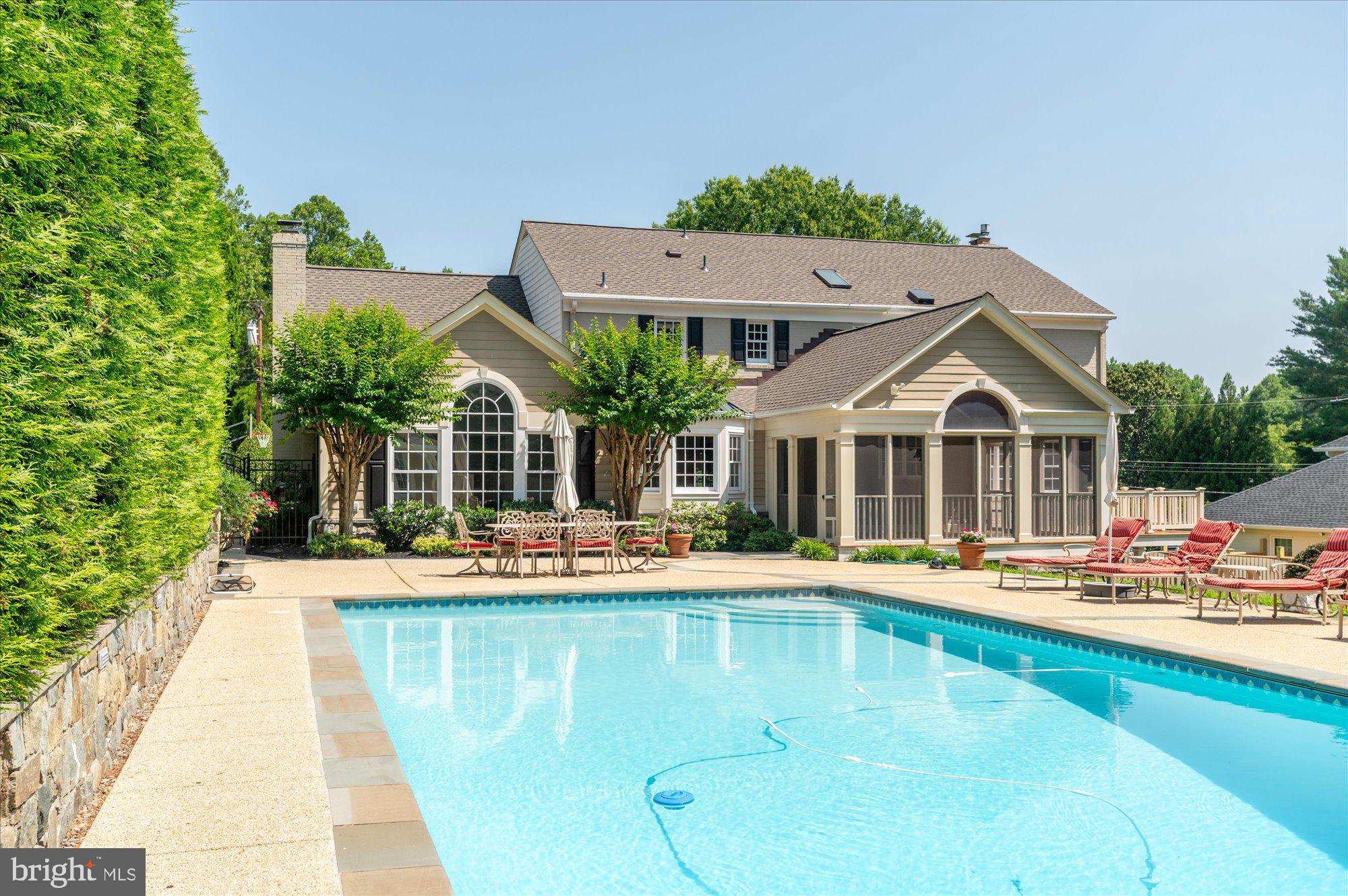 MCAULEY PARK - Residential
