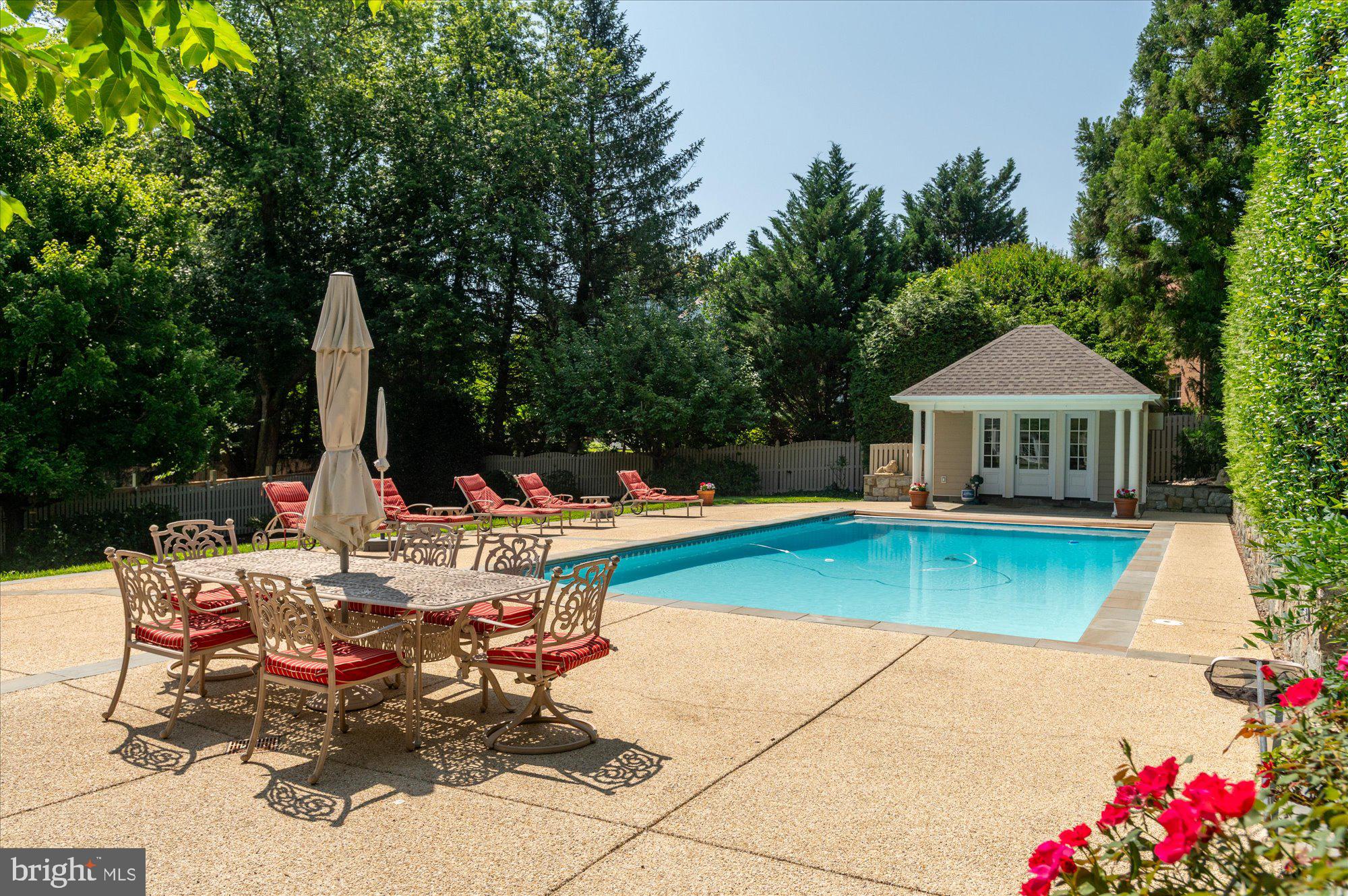 MCAULEY PARK - Residential