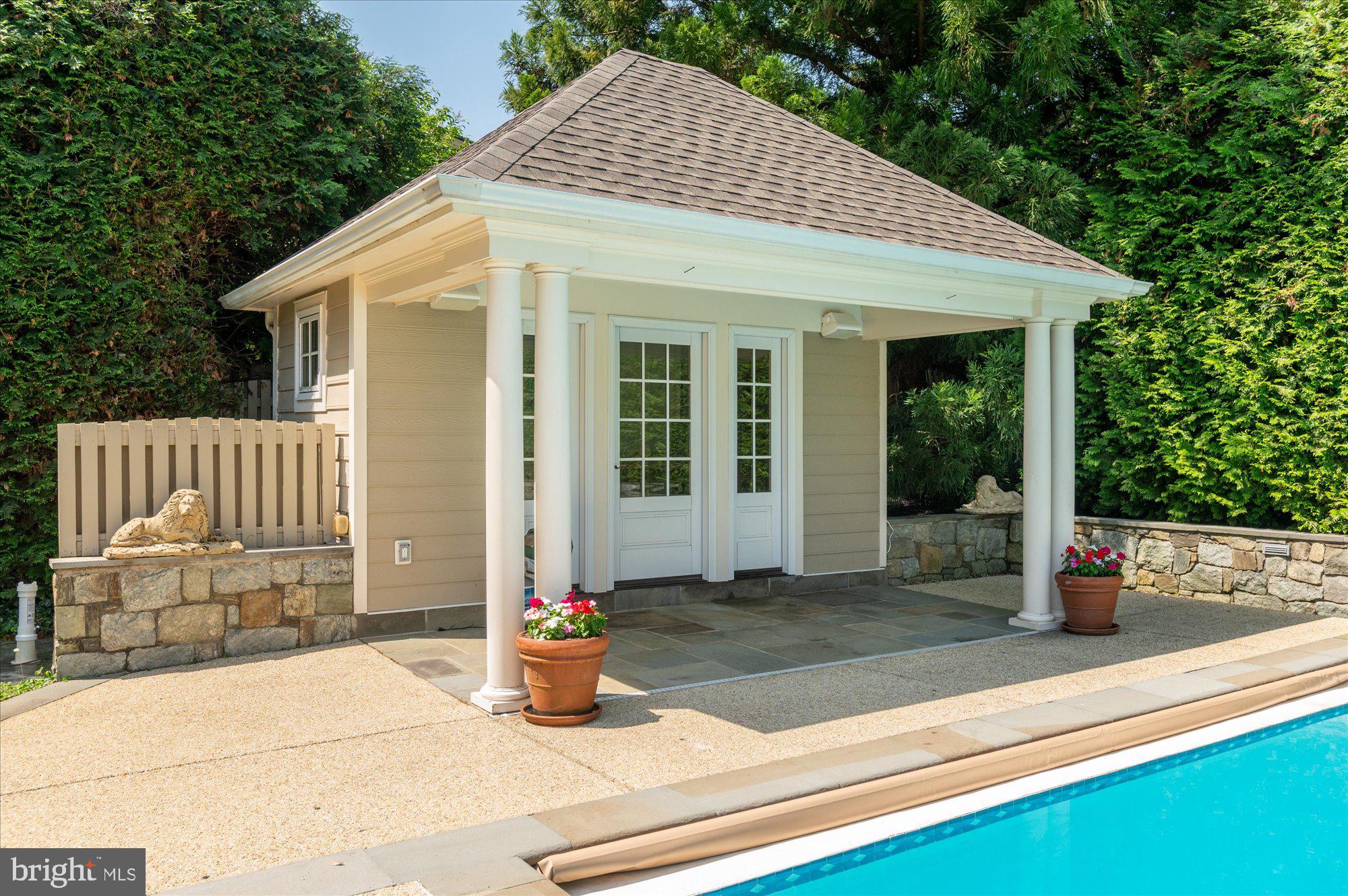 MCAULEY PARK - Residential