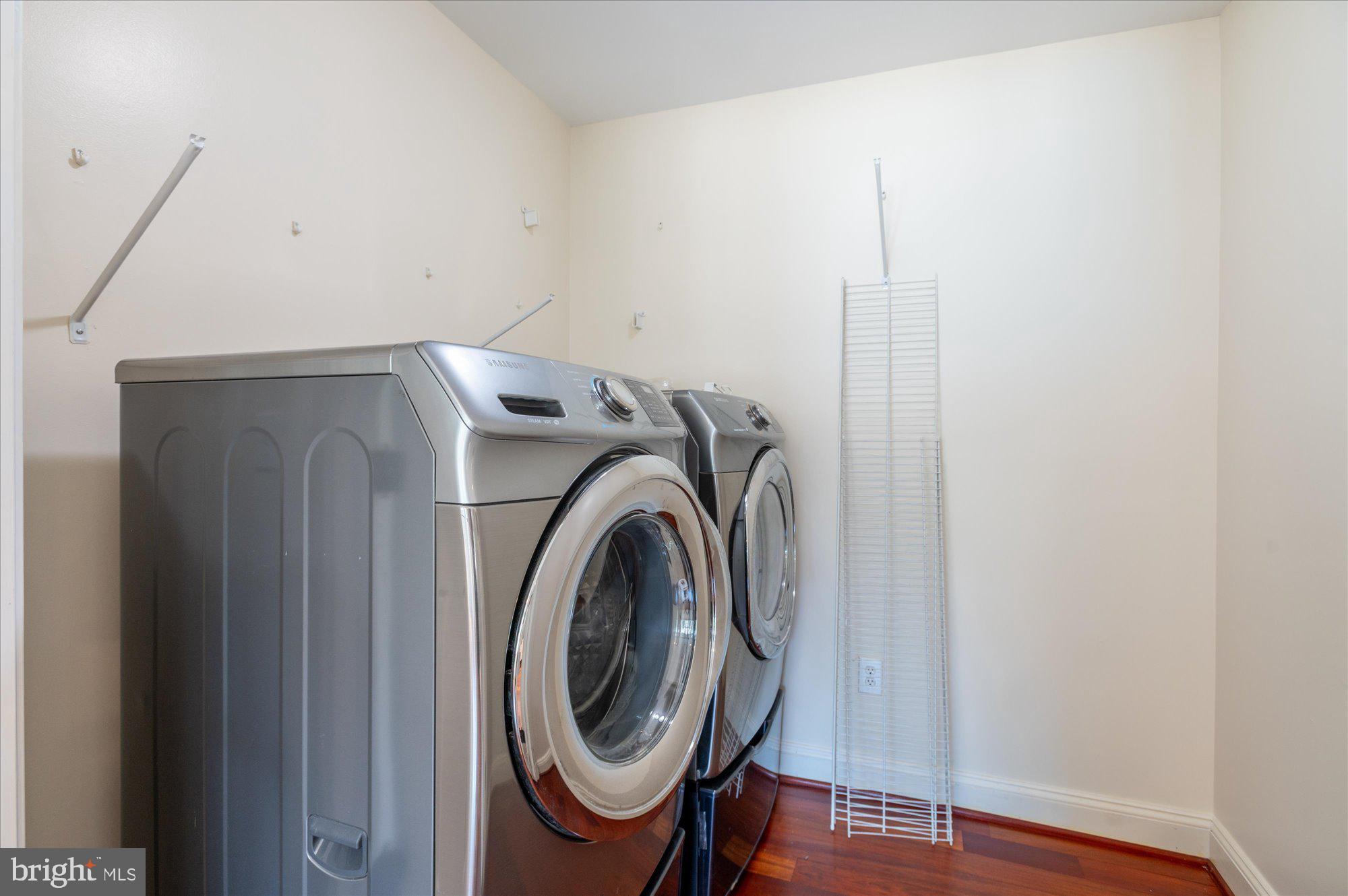MCAULEY PARK - Residential