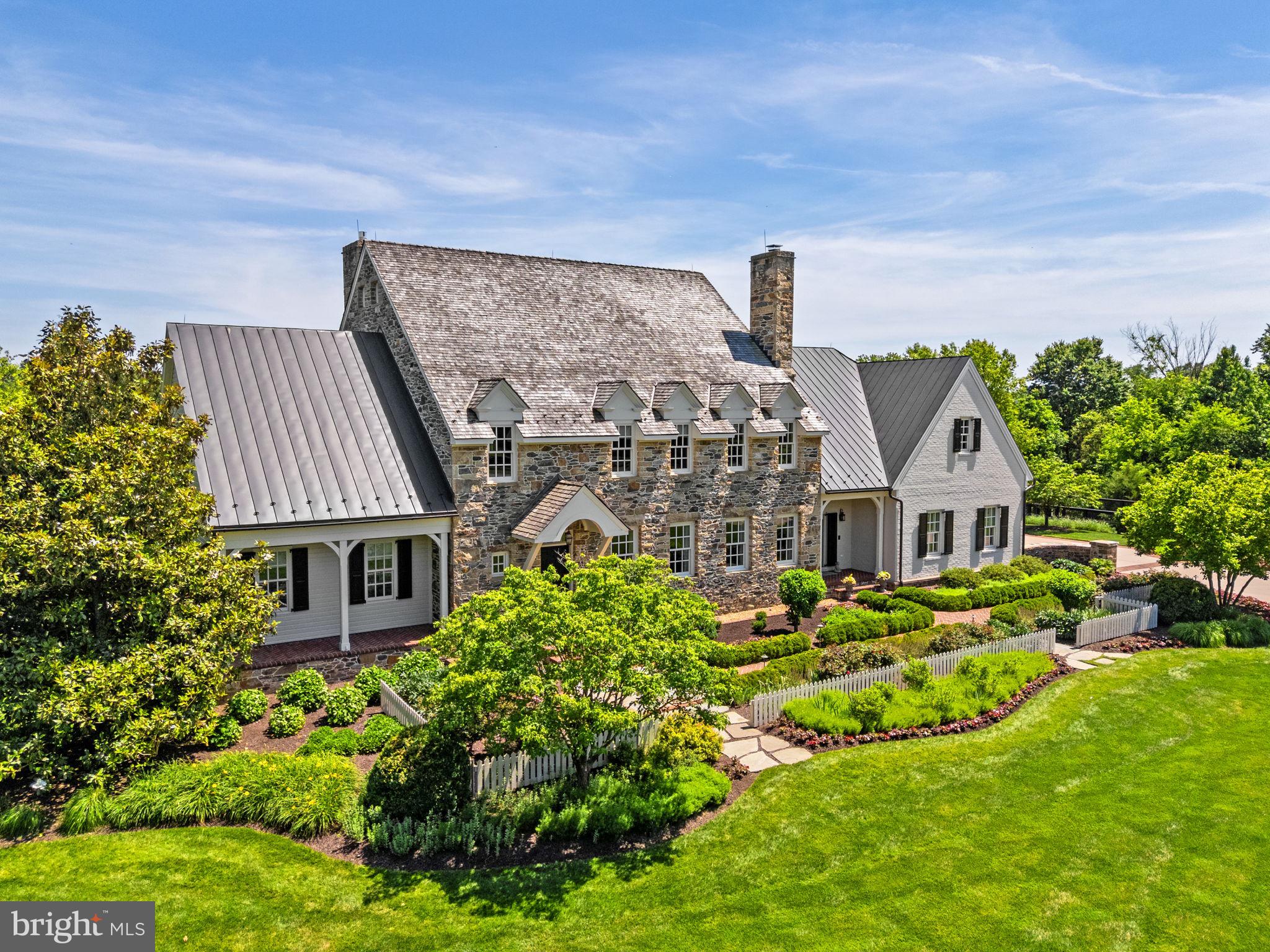 ESTATES @ CREIGHTON FARM - Residential