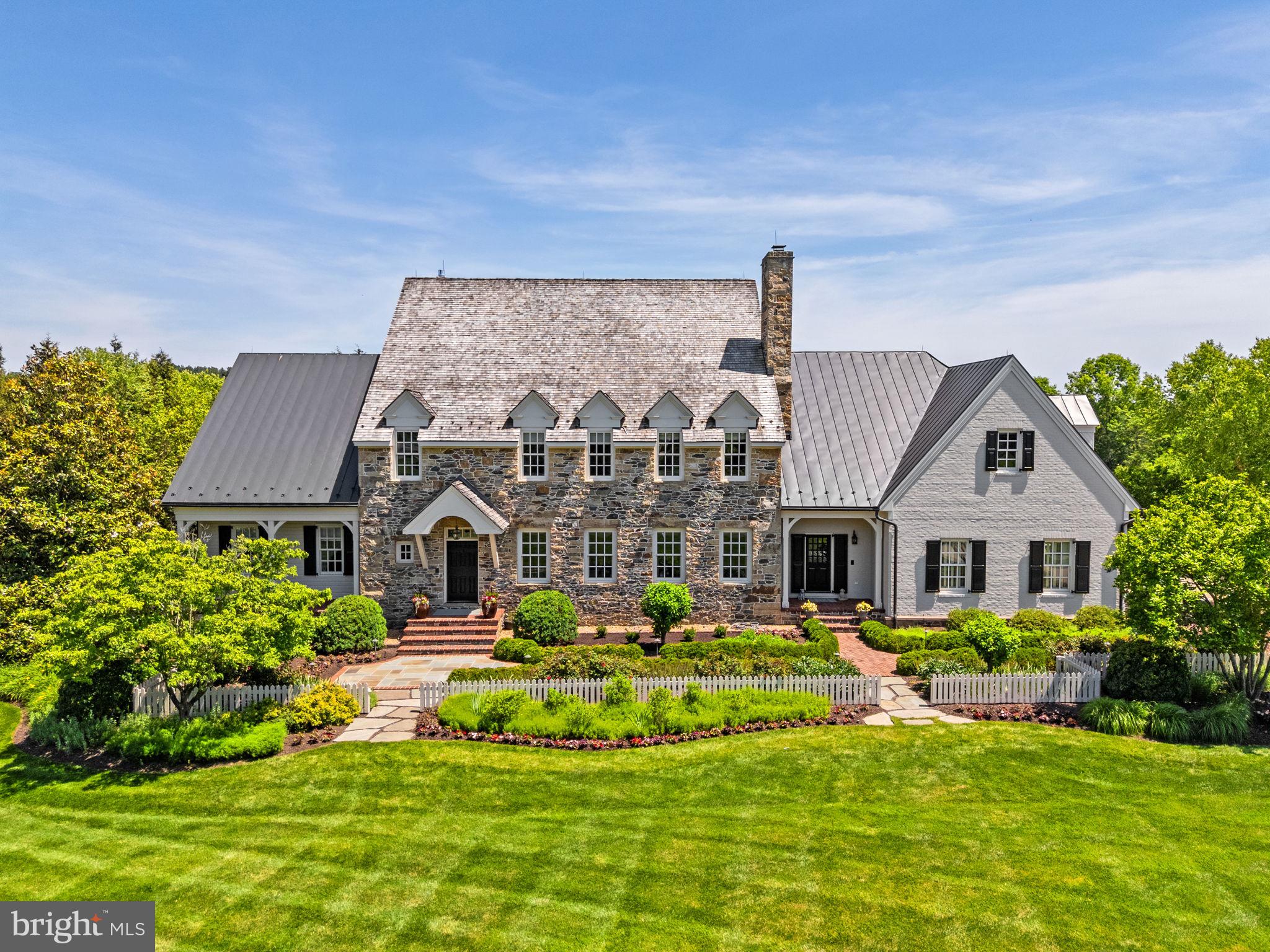 ESTATES @ CREIGHTON FARM - Residential