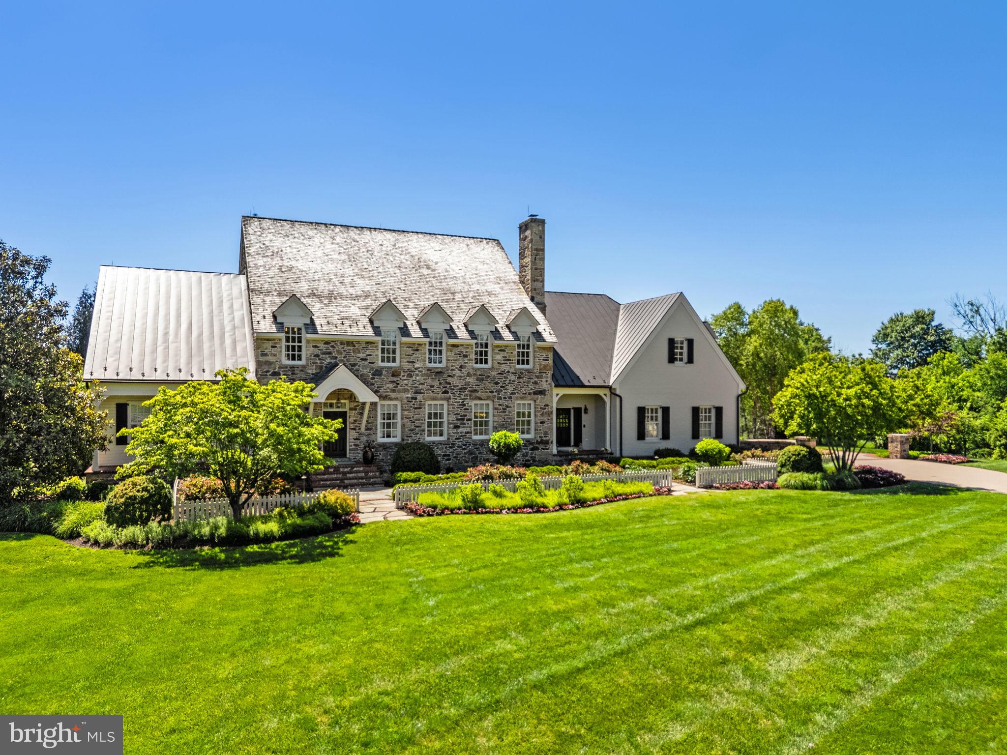 ESTATES @ CREIGHTON FARM - Residential