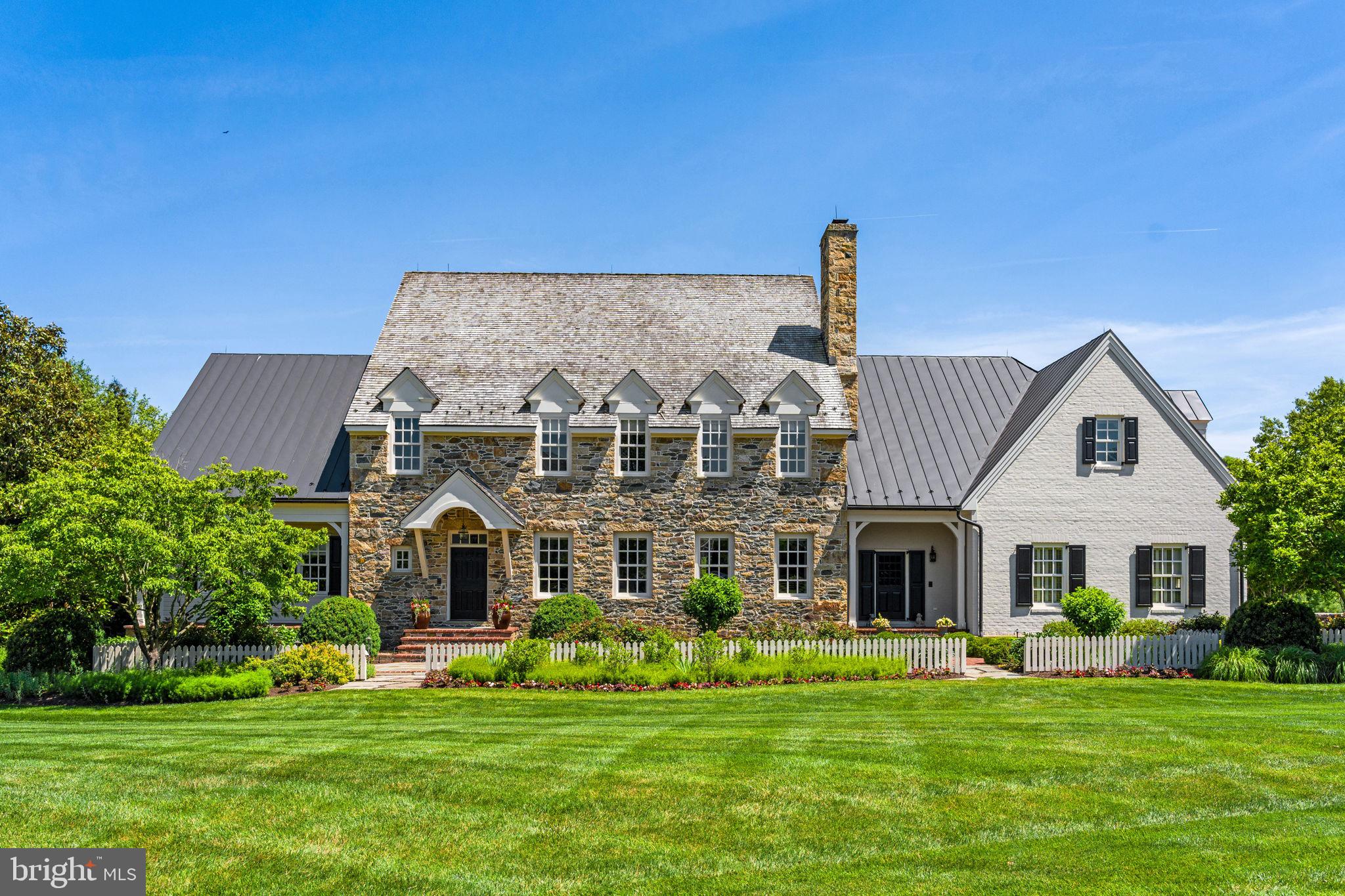 ESTATES @ CREIGHTON FARM - Residential