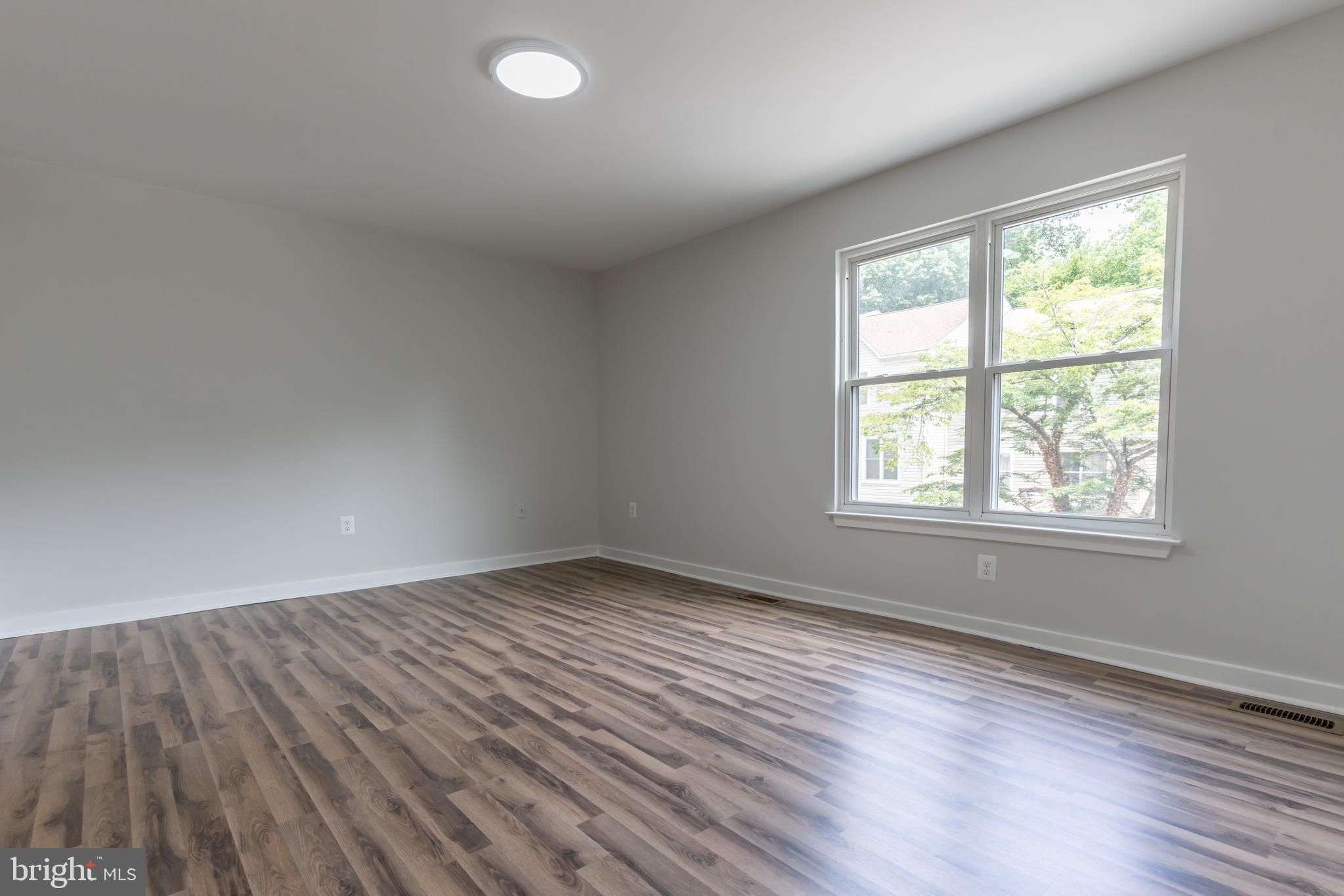 INDIAN RUN COMMONS - Residential