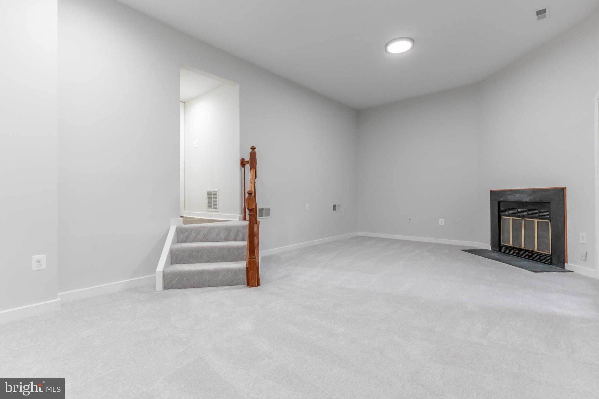 INDIAN RUN COMMONS - Residential